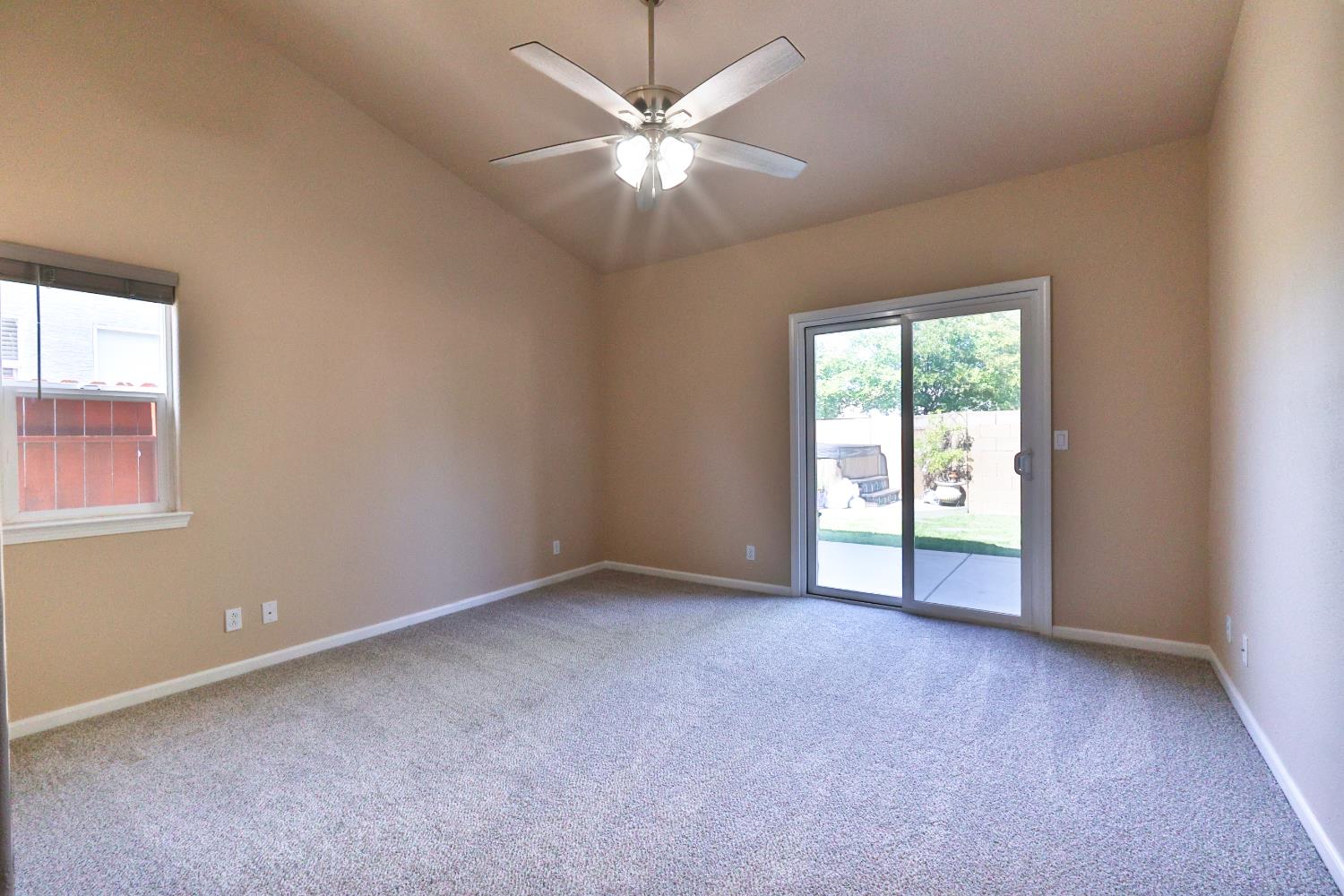 Detail Gallery Image 15 of 48 For 1575 Larkflower Way, Lincoln,  CA 95648 - 3 Beds | 2 Baths