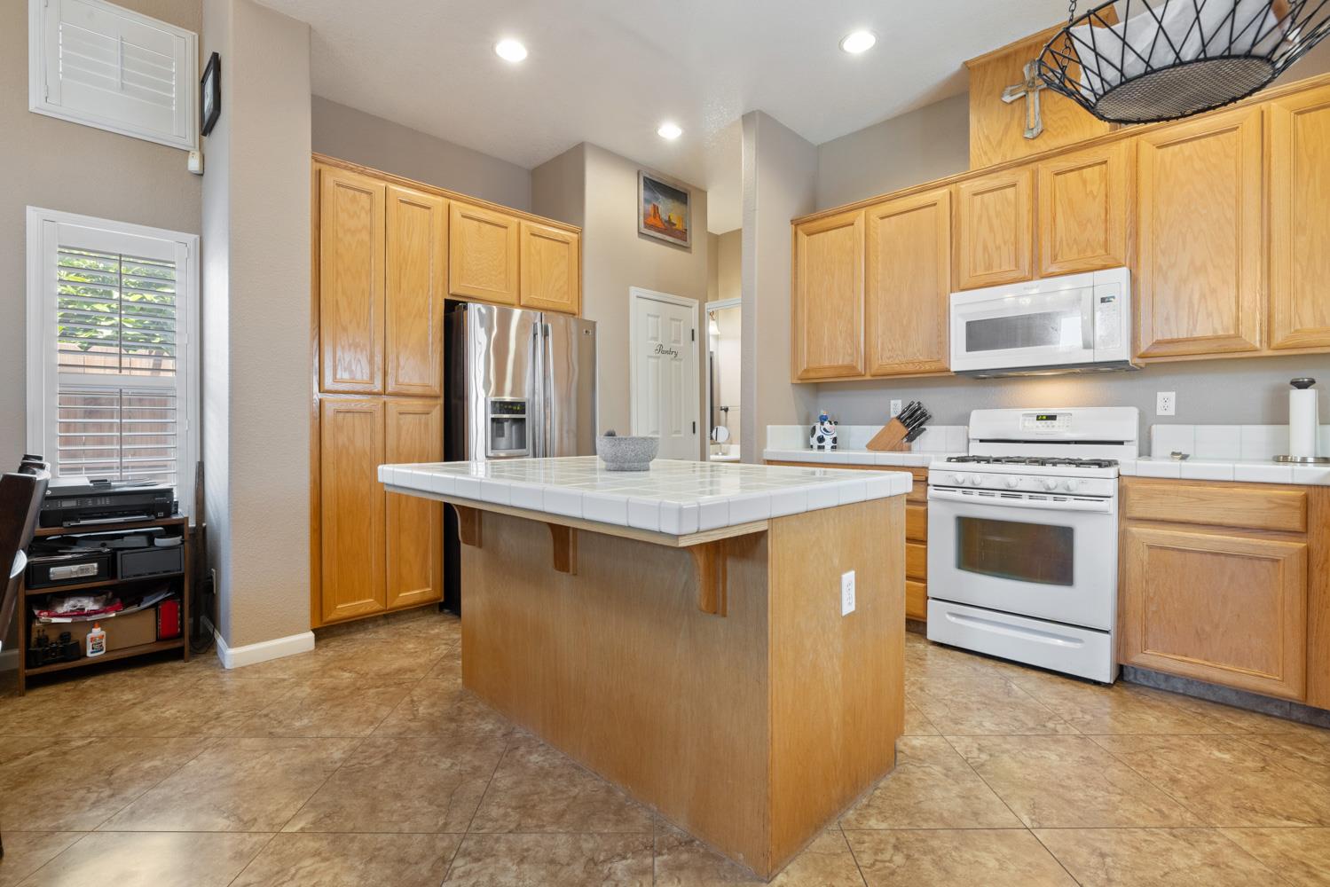Detail Gallery Image 9 of 54 For 12777 Bonnie Brae, Waterford,  CA 95386 - 4 Beds | 3 Baths