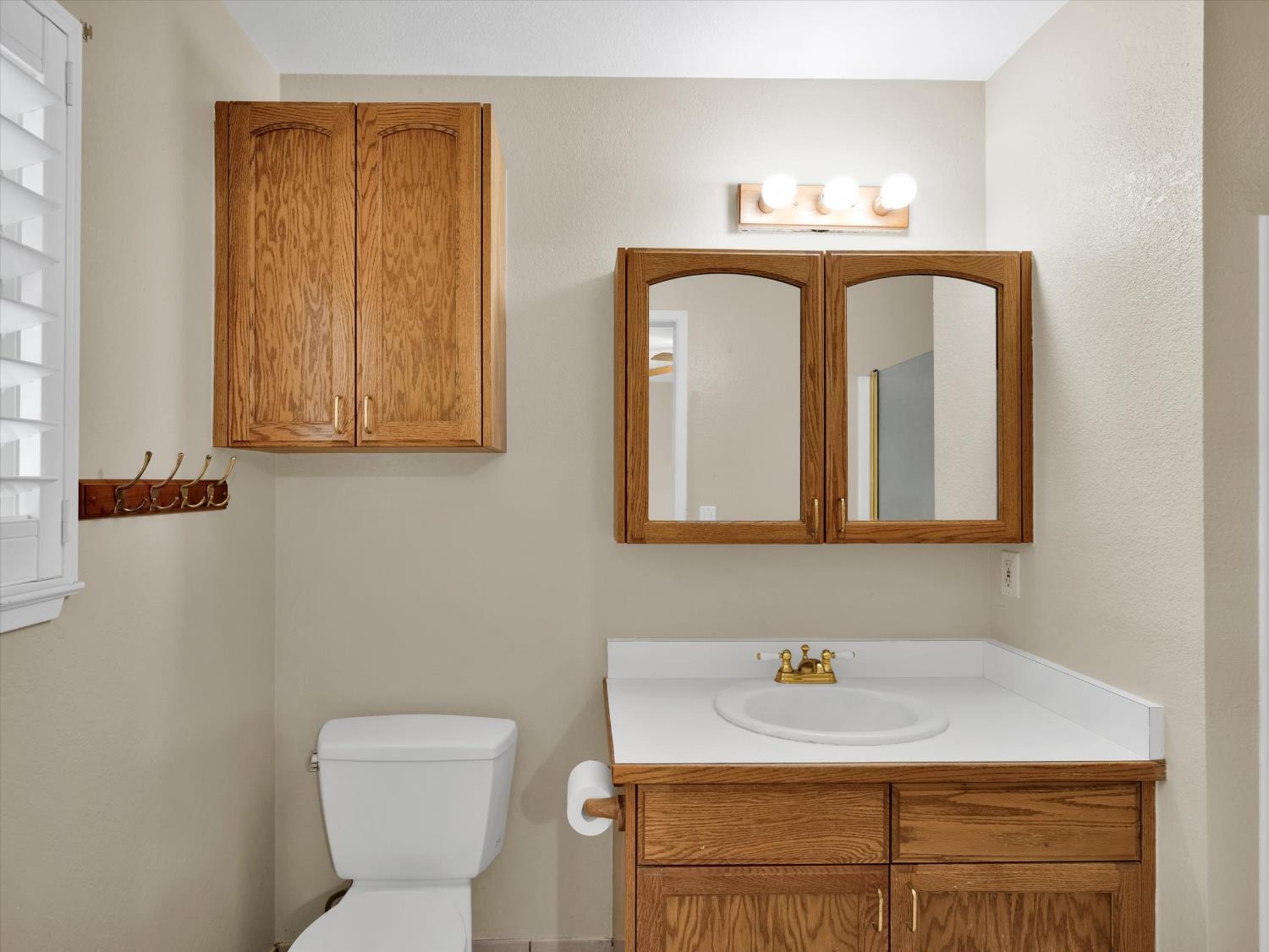 Detail Gallery Image 25 of 36 For 1270 E a St, Oakdale,  CA 95361 - 3 Beds | 2 Baths
