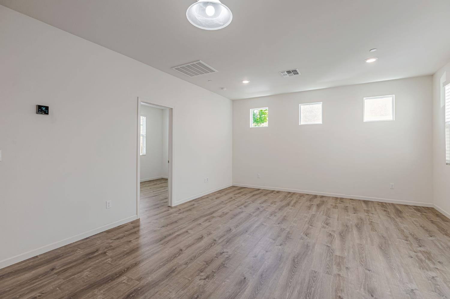 Detail Gallery Image 15 of 48 For 4630 Ocean Ln, Elk Grove,  CA 95757 - 2 Beds | 2 Baths