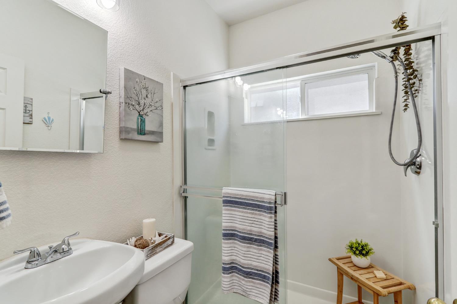 Detail Gallery Image 31 of 47 For 2207 Catherwood Way, Sacramento,  CA 95835 - 4 Beds | 3 Baths