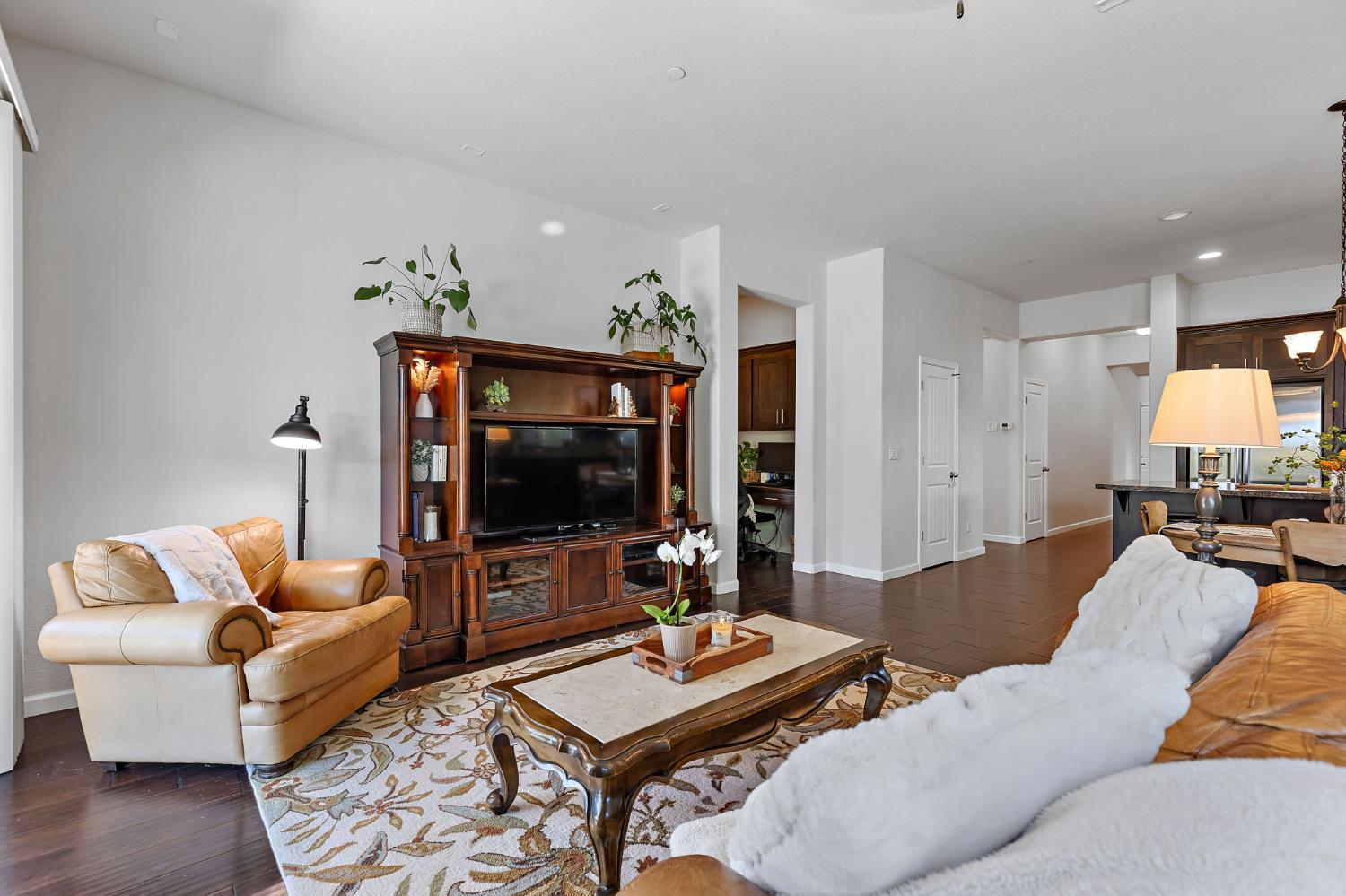 Detail Gallery Image 12 of 35 For 2096 Cattledrive Way, Roseville,  CA 95747 - 3 Beds | 3 Baths