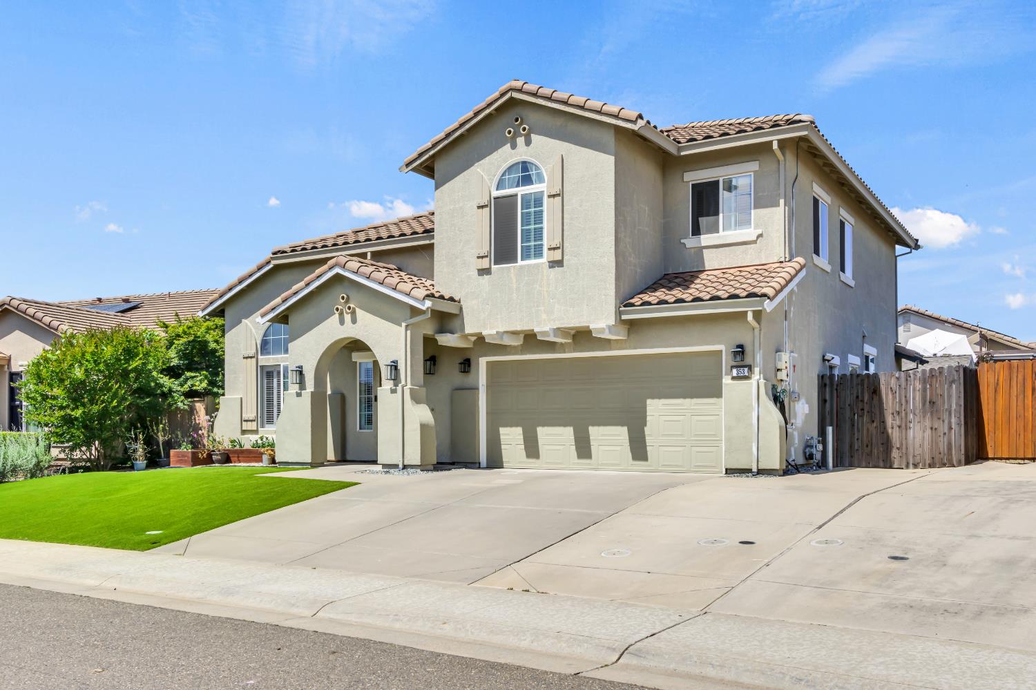 Detail Gallery Image 1 of 64 For 353 Eagle Dr, Ione,  CA 95640 - 5 Beds | 3 Baths