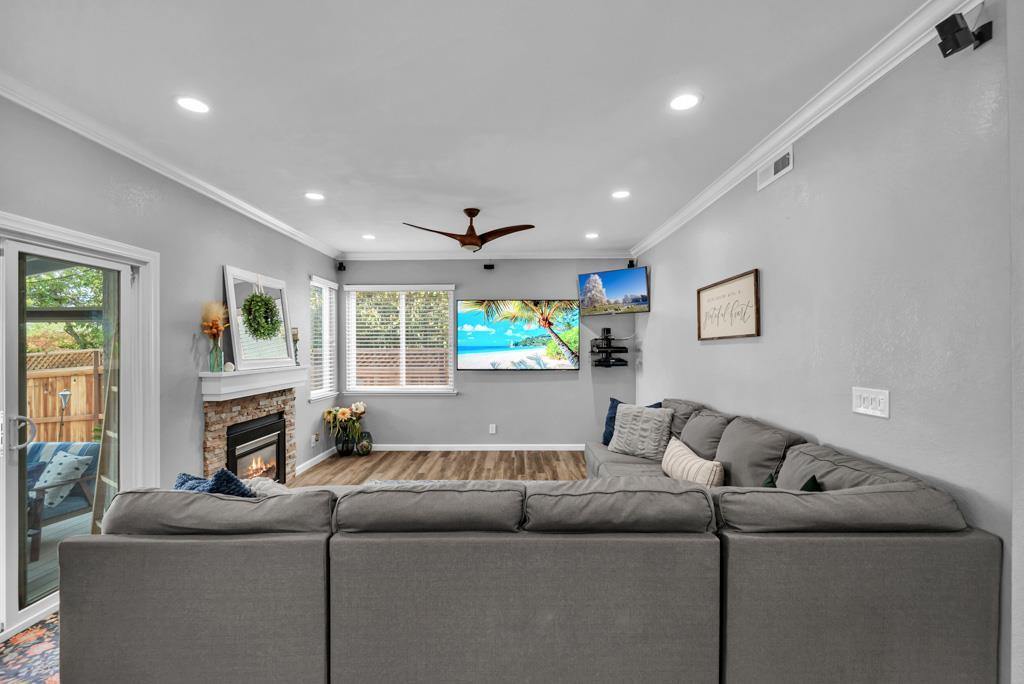 Detail Gallery Image 21 of 72 For 2709 Peridot Dr, Rescue,  CA 95672 - 4 Beds | 3 Baths
