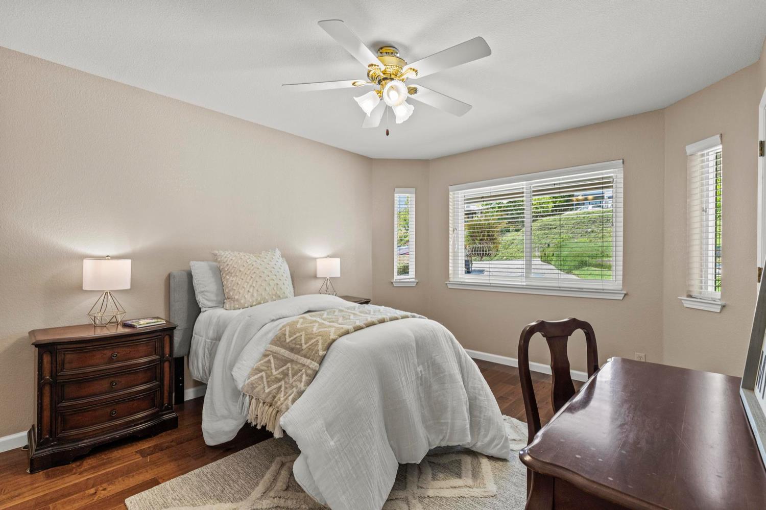 Detail Gallery Image 31 of 63 For 5419 Royal Oaks Dr, Oroville,  CA 95966 - 4 Beds | 2/1 Baths
