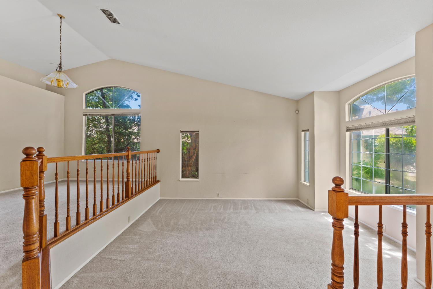 Detail Gallery Image 4 of 26 For 6009 Villa Rosa Way, Elk Grove,  CA 95758 - 4 Beds | 3 Baths