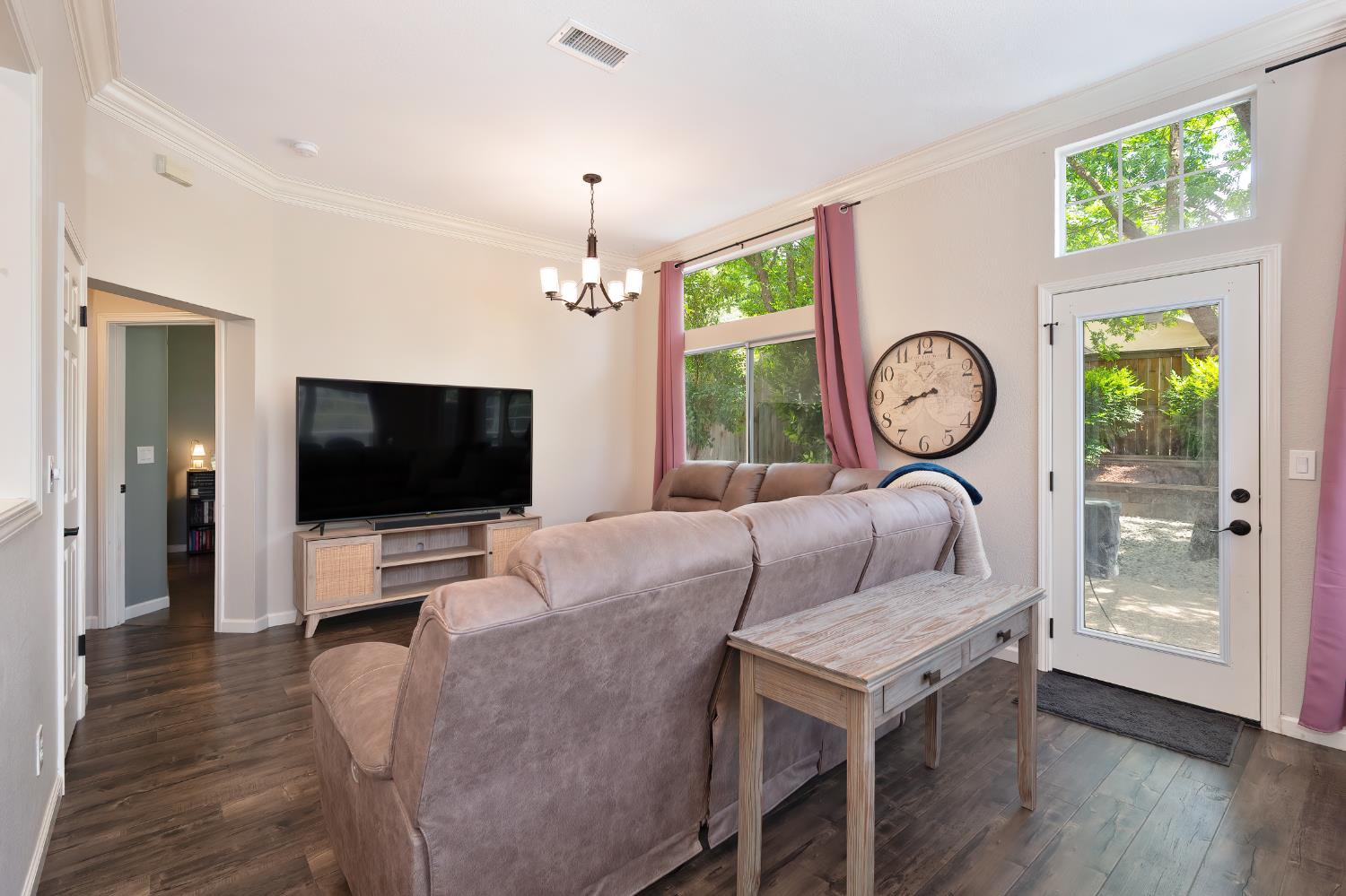 Detail Gallery Image 9 of 29 For 15205 Medella Cir, Sloughhouse,  CA 95683 - 3 Beds | 2 Baths
