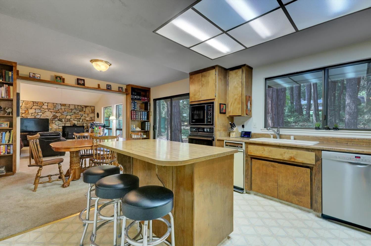 Detail Gallery Image 16 of 98 For 13480 Red Dog Rd, Nevada City,  CA 95959 - 3 Beds | 2/1 Baths