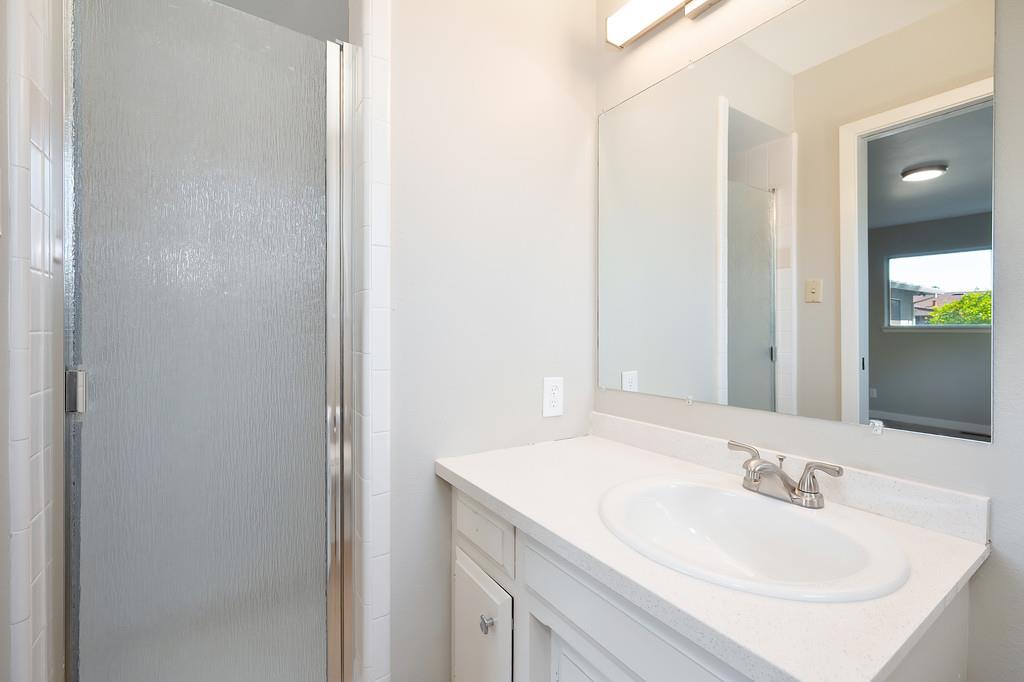 Detail Gallery Image 21 of 42 For 2 Springbrook Cir, Sacramento,  CA 95831 - – Beds | – Baths
