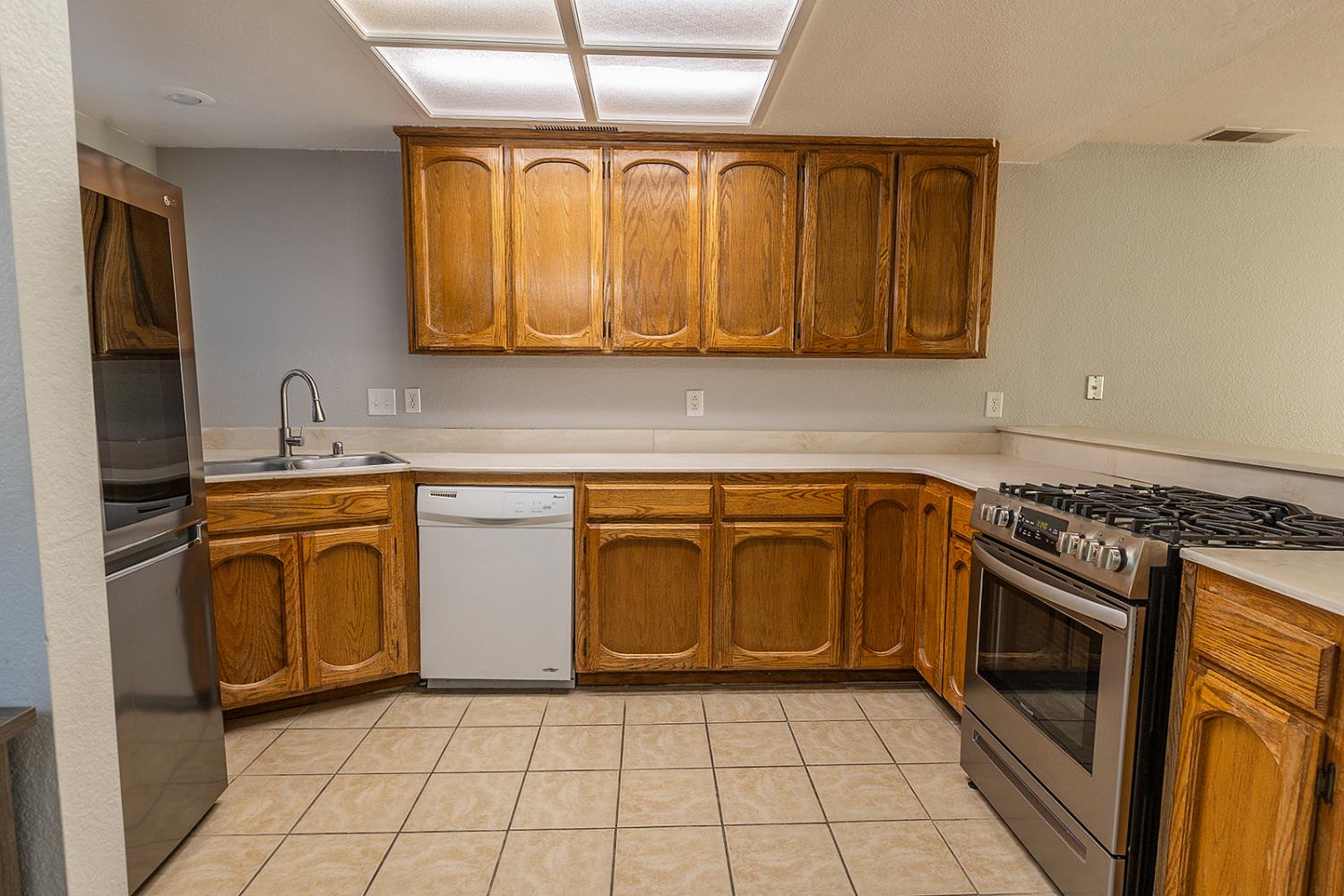 Detail Gallery Image 15 of 32 For 4029 Dale Rd #D,  Modesto,  CA 95356 - 2 Beds | 2/1 Baths