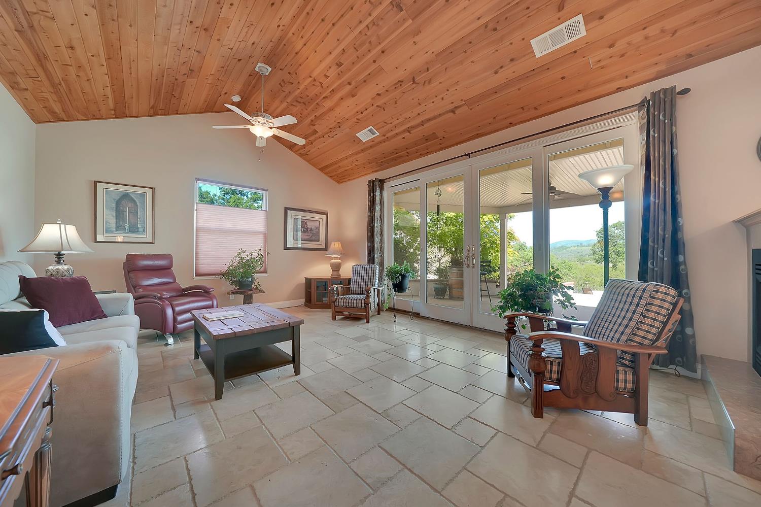 Detail Gallery Image 31 of 83 For 5753 Treosti Pl, Valley Springs,  CA 95252 - 5 Beds | 3/1 Baths