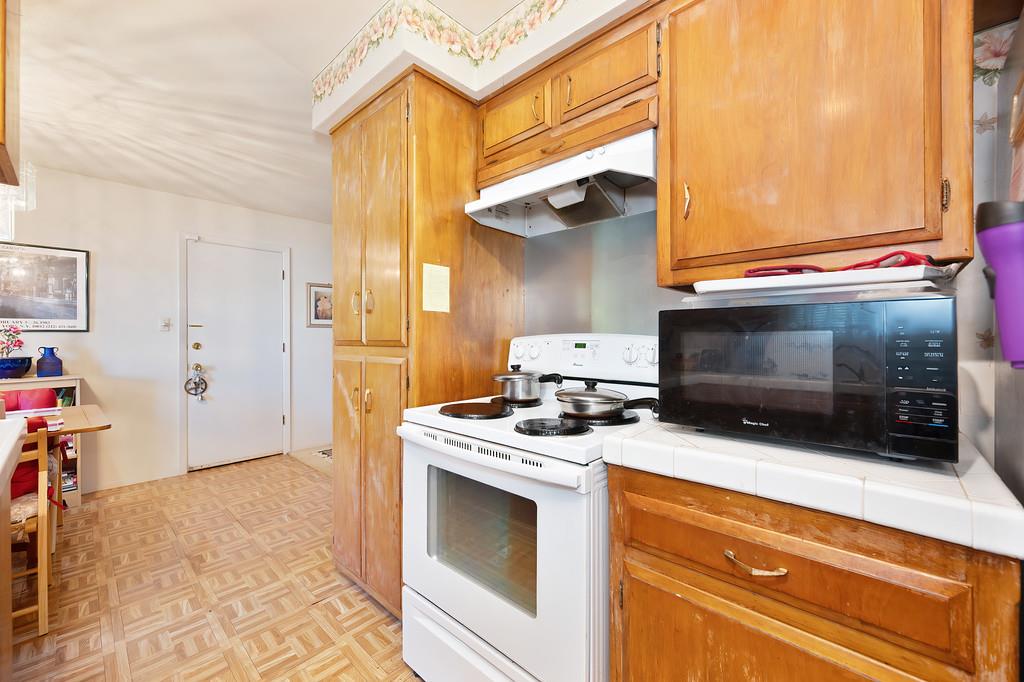 Detail Gallery Image 34 of 42 For 2 Springbrook Cir, Sacramento,  CA 95831 - – Beds | – Baths
