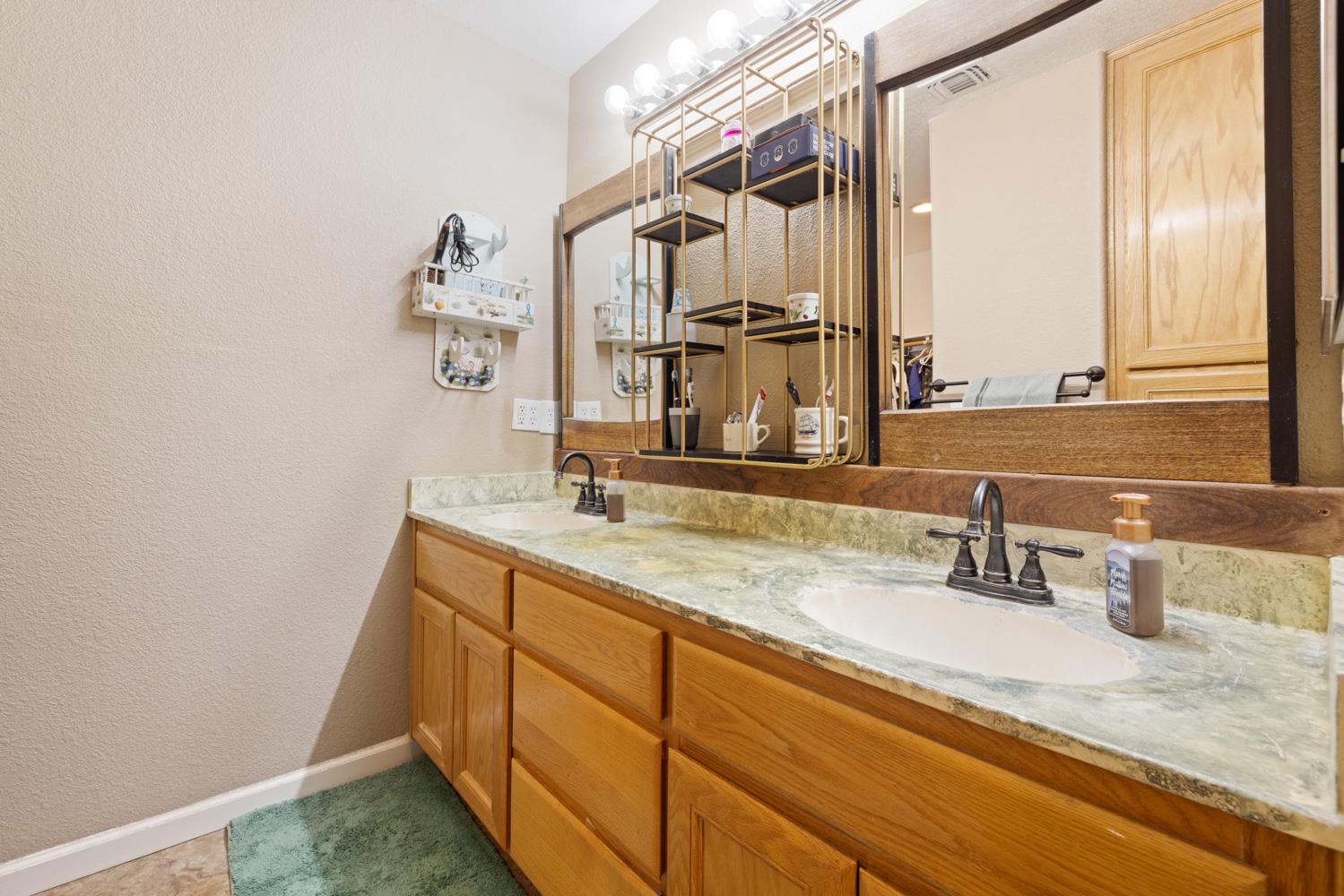 Detail Gallery Image 24 of 54 For 12777 Bonnie Brae, Waterford,  CA 95386 - 4 Beds | 3 Baths