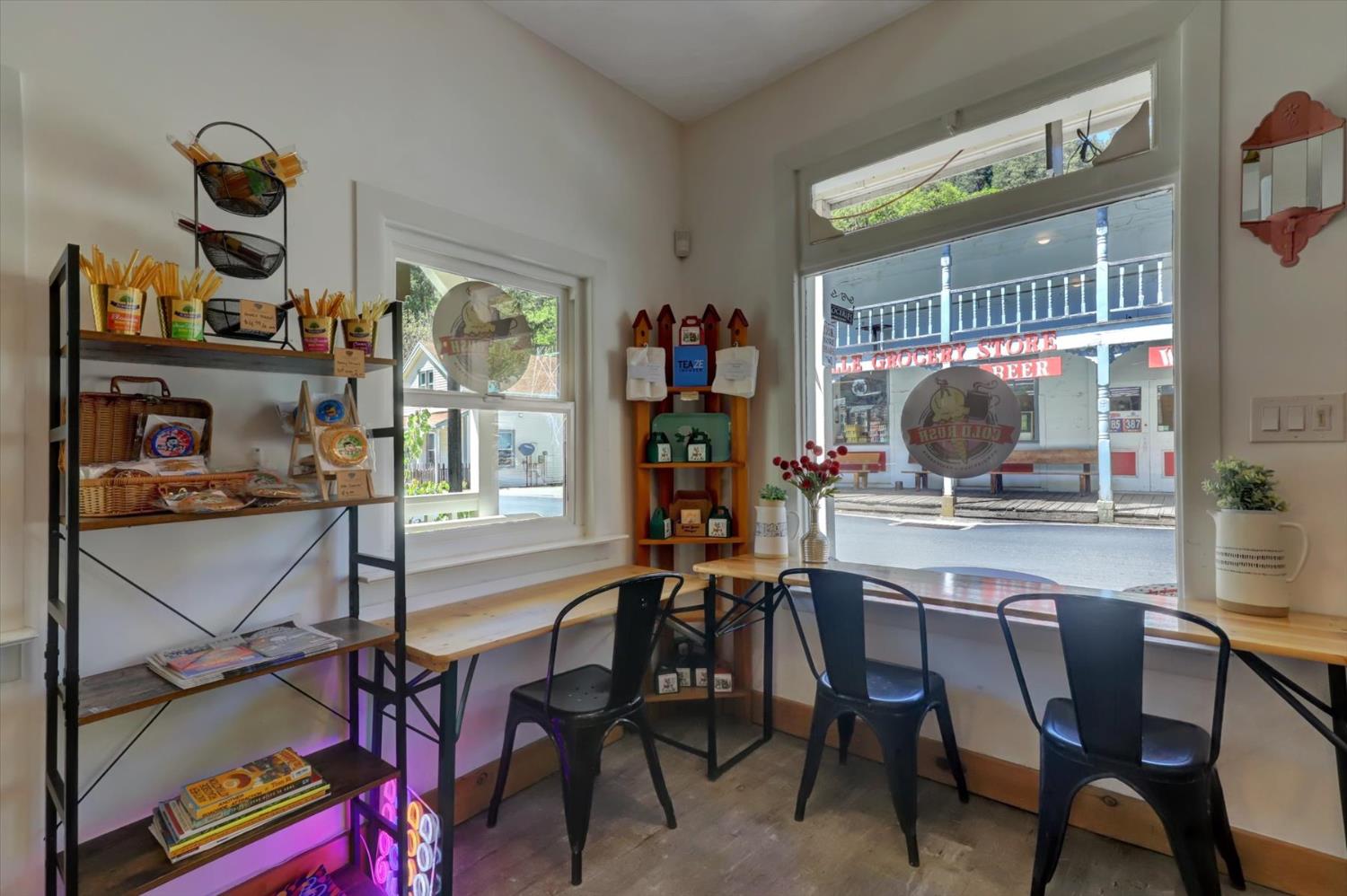 Detail Gallery Image 91 of 93 For 200 Main St, Downieville,  CA 95936 - 3 Beds | 4 Baths