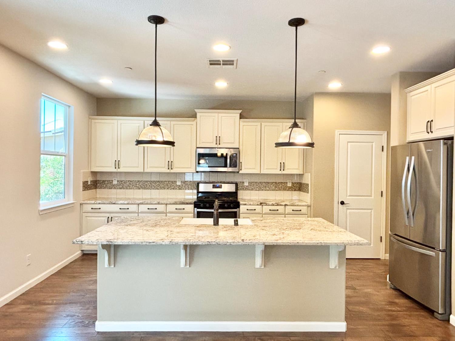 Detail Gallery Image 7 of 34 For 10311 Petty Ln, Stockton,  CA 95212 - 5 Beds | 3 Baths