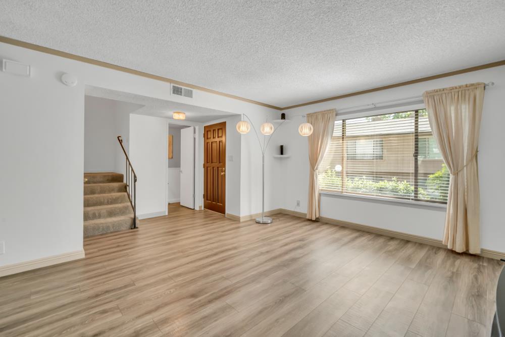 Detail Gallery Image 6 of 33 For 5628 Spyglass Lane, Citrus Heights,  CA 95610 - 3 Beds | 2/1 Baths