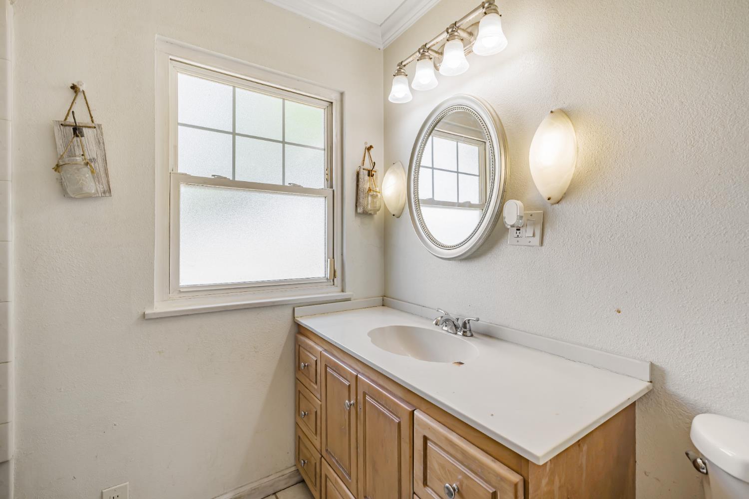 Detail Gallery Image 27 of 42 For 3212 Hurley Way, Sacramento,  CA 95864 - 3 Beds | 1 Baths