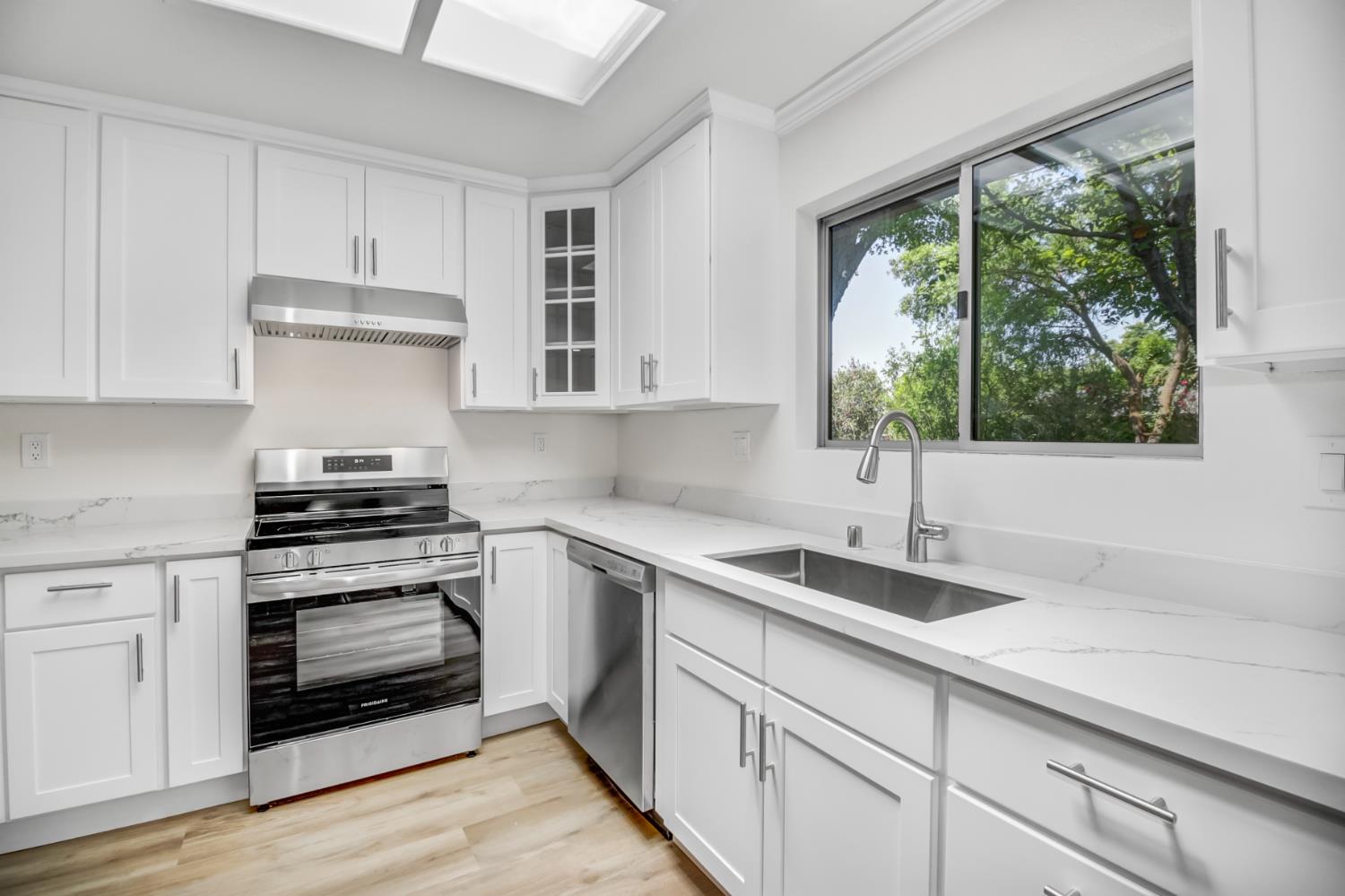 Detail Gallery Image 18 of 82 For 10376 Spiva Rd, Sacramento,  CA 95829 - 4 Beds | 2 Baths