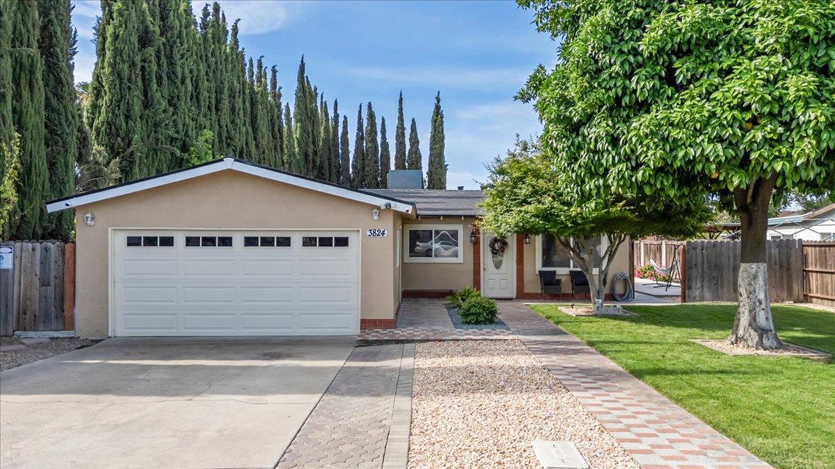 Detail Gallery Image 4 of 48 For 3824 Sierra St, Riverbank,  CA 95367 - 4 Beds | 2 Baths