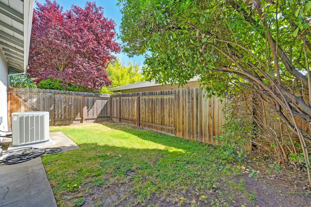 Detail Gallery Image 24 of 42 For 2 Springbrook Cir, Sacramento,  CA 95831 - – Beds | – Baths