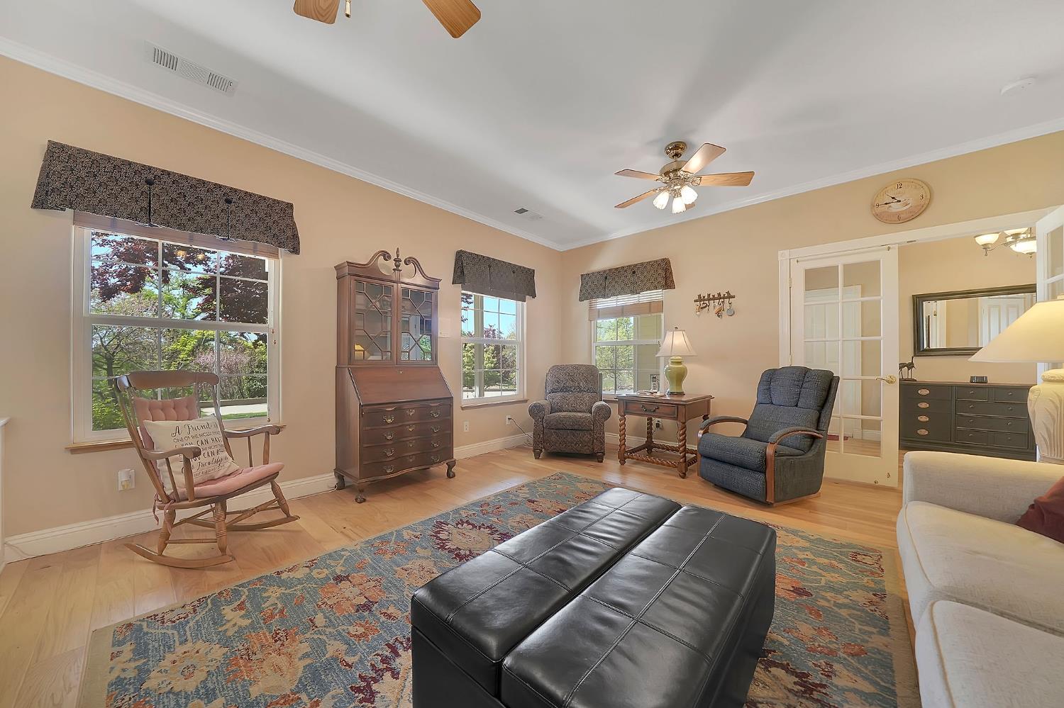 Detail Gallery Image 19 of 83 For 5753 Treosti Pl, Valley Springs,  CA 95252 - 5 Beds | 3/1 Baths