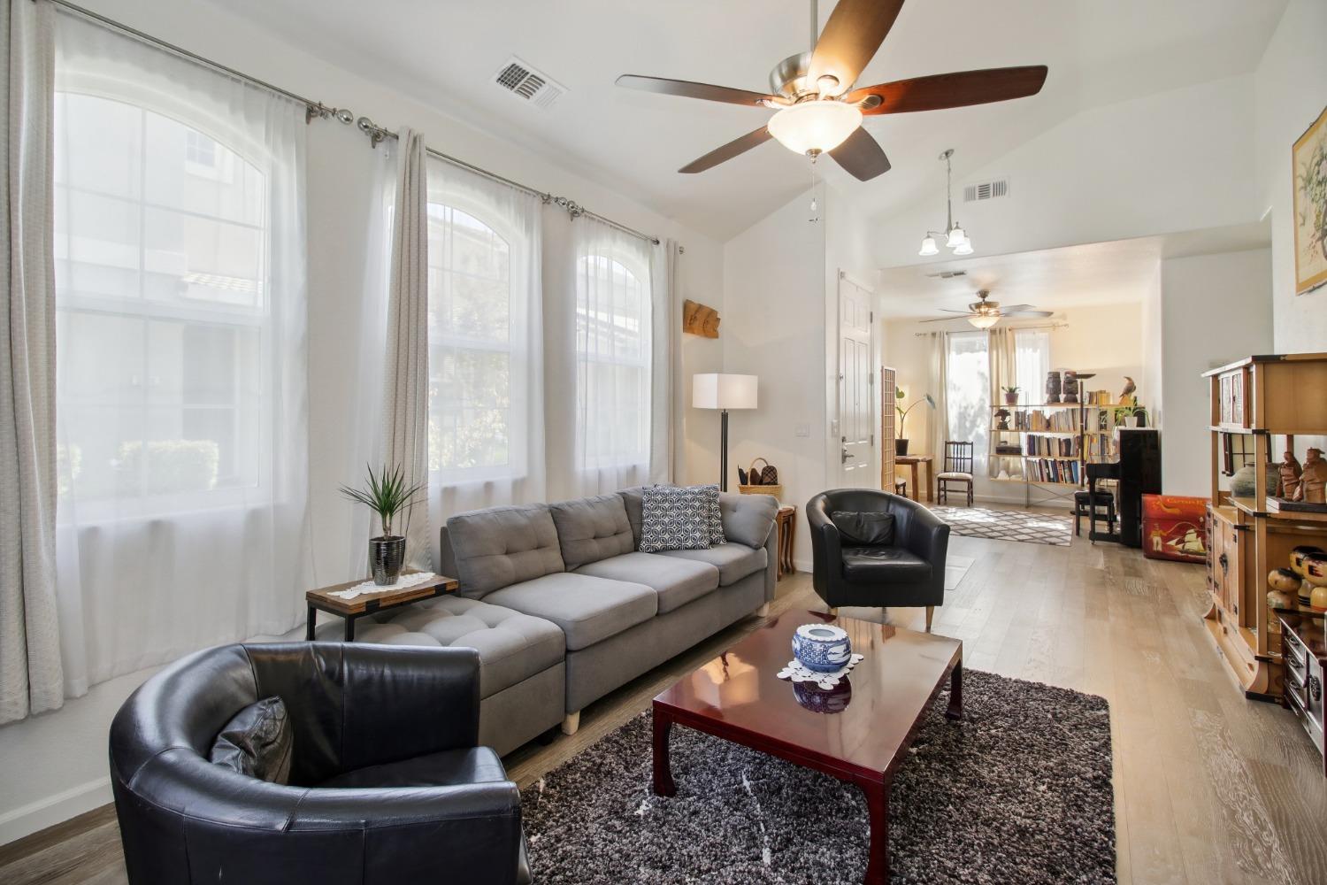 Detail Gallery Image 6 of 23 For 3622 Sardinia Island Way, Sacramento,  CA 95834 - 3 Beds | 3 Baths