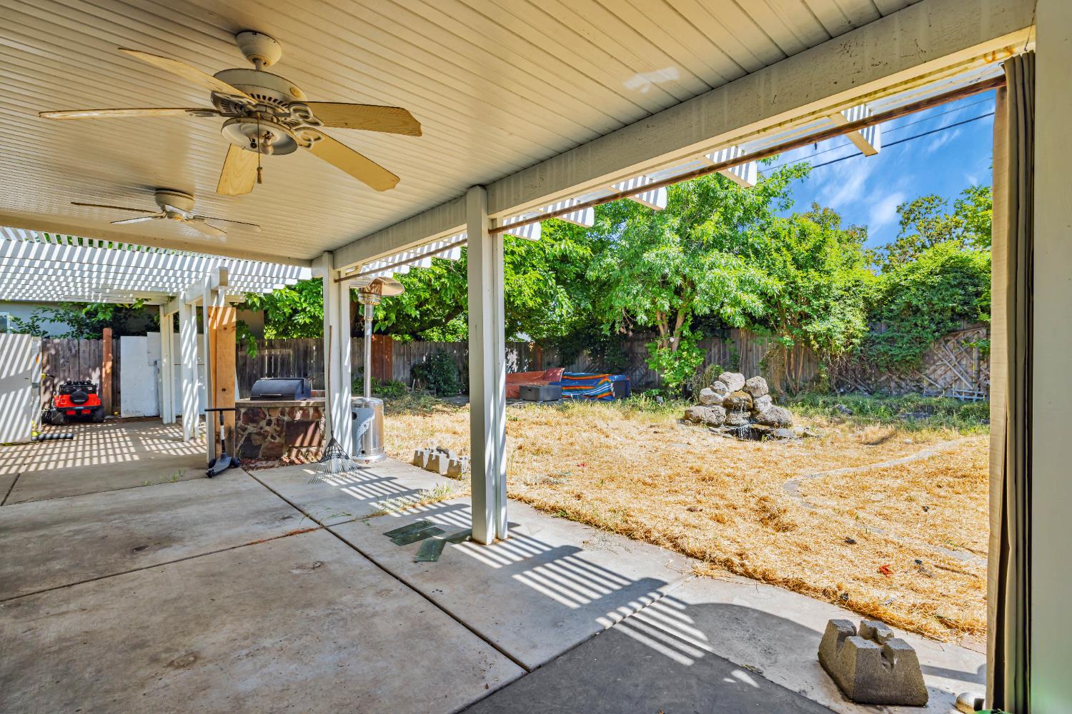 Detail Gallery Image 37 of 42 For 3212 Hurley Way, Sacramento,  CA 95864 - 3 Beds | 1 Baths