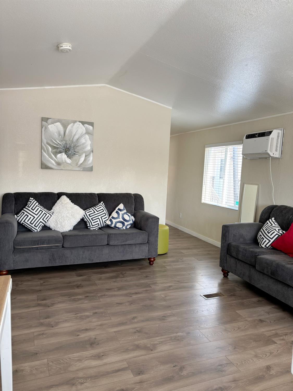 Detail Gallery Image 9 of 27 For 555 Moffat Blvd 49, Manteca,  CA 95336 - 3 Beds | 1 Baths
