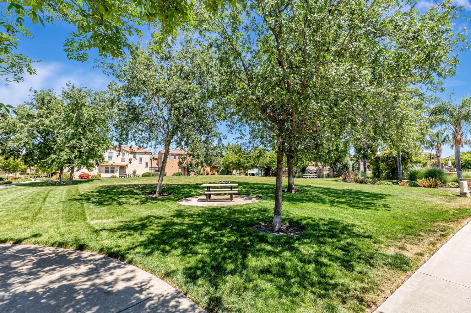 Detail Gallery Image 39 of 48 For 4630 Ocean Ln, Elk Grove,  CA 95757 - 2 Beds | 2 Baths