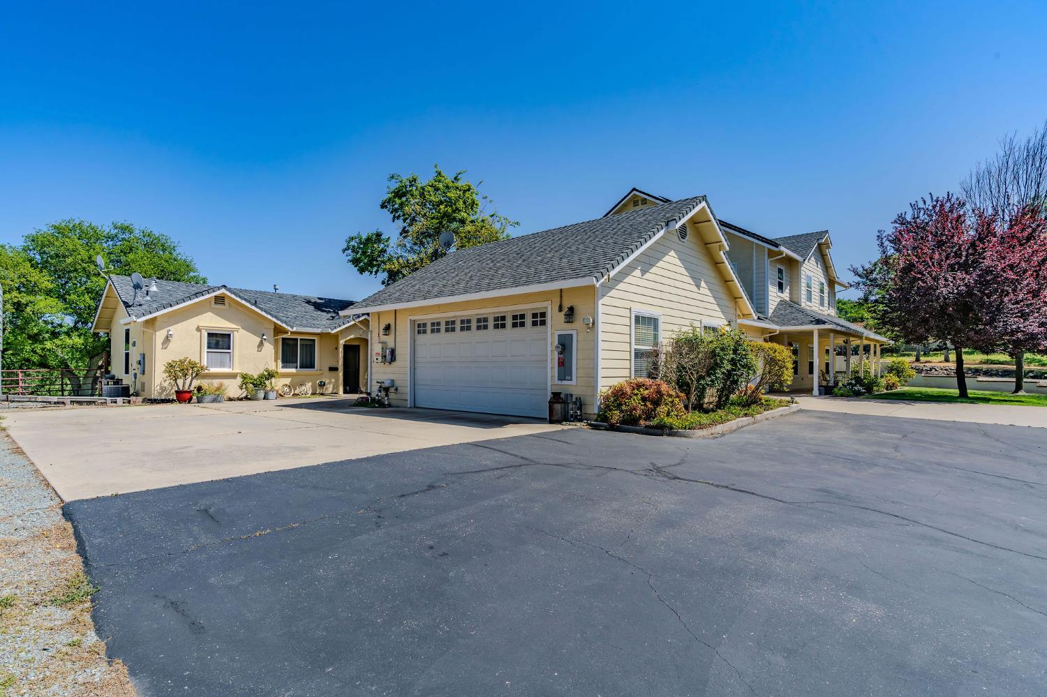 Detail Gallery Image 4 of 83 For 5753 Treosti Pl, Valley Springs,  CA 95252 - 5 Beds | 3/1 Baths