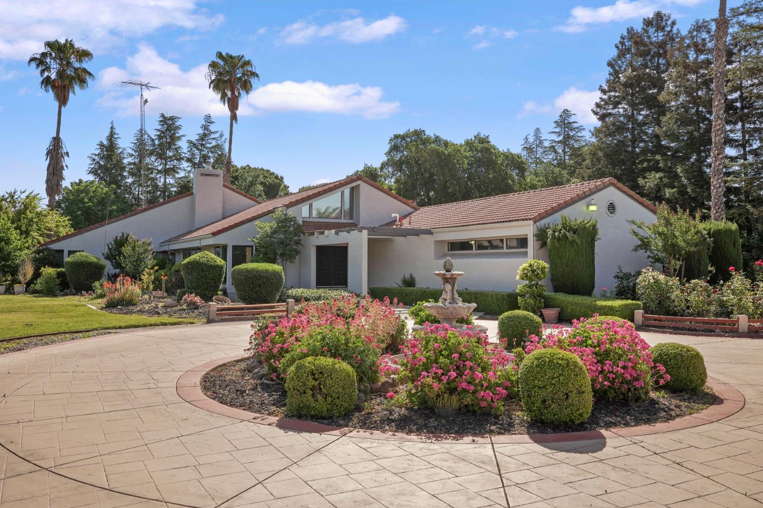 Detail Gallery Image 1 of 84 For 10356 Capewood Ln, Stockton,  CA 95212 - 4 Beds | 4 Baths