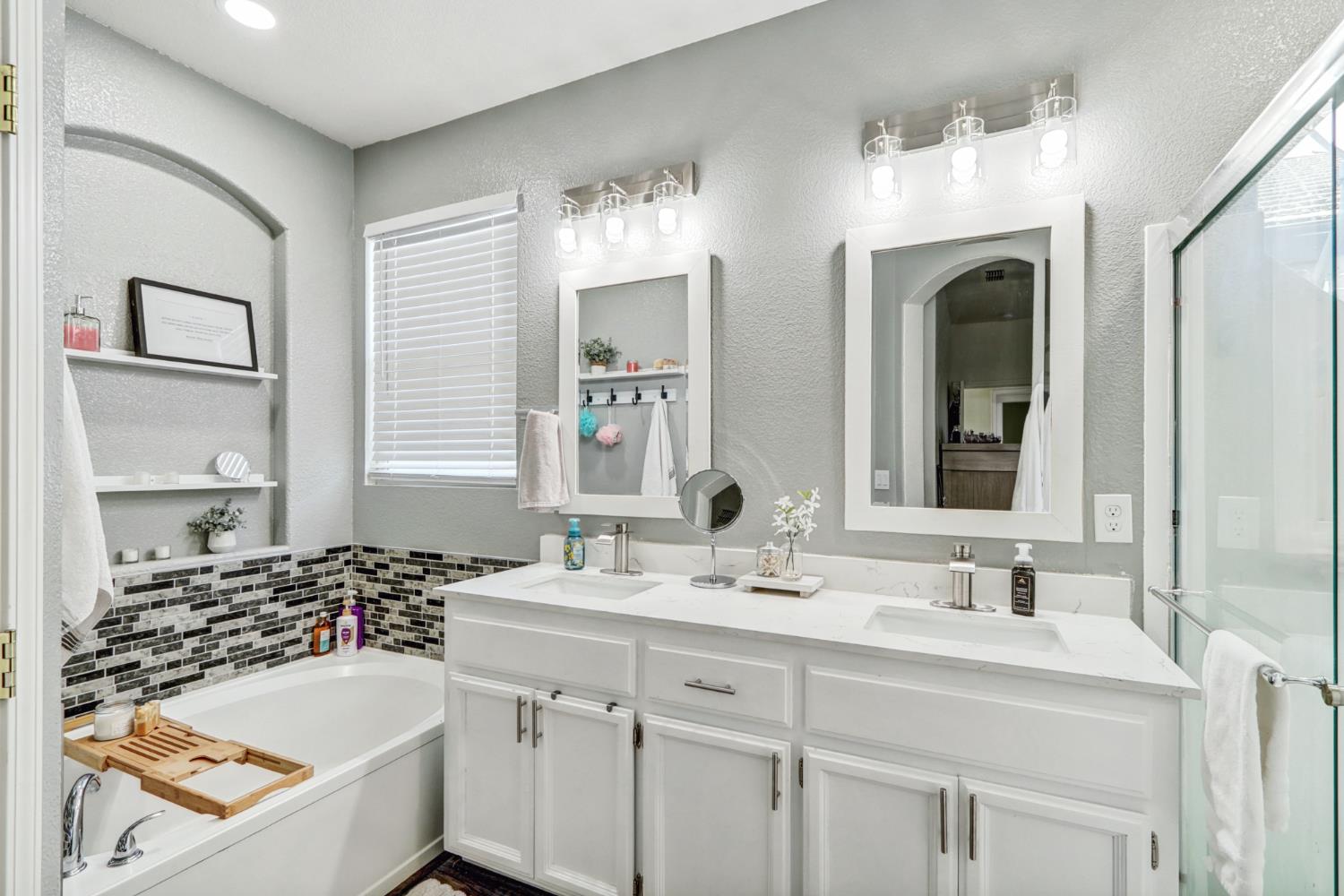 Detail Gallery Image 28 of 47 For 2207 Catherwood Way, Sacramento,  CA 95835 - 4 Beds | 3 Baths