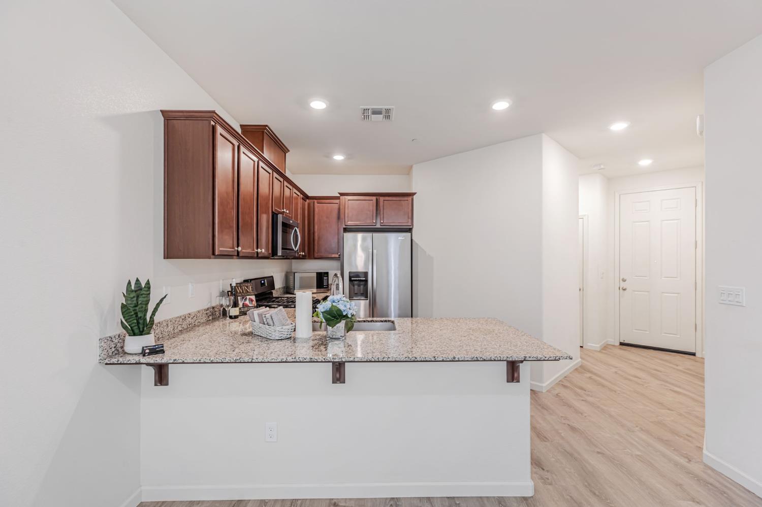 Detail Gallery Image 14 of 48 For 4630 Ocean Ln, Elk Grove,  CA 95757 - 2 Beds | 2 Baths