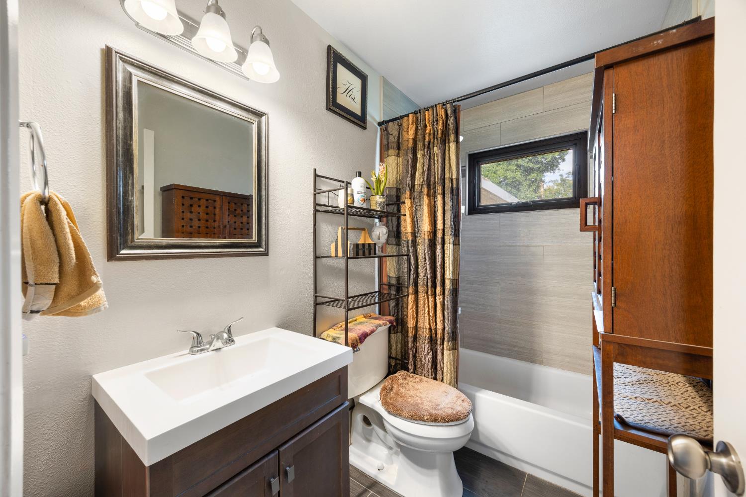 Detail Gallery Image 12 of 22 For 7893 Pedrick St, Sacramento,  CA 95823 - 3 Beds | 1 Baths