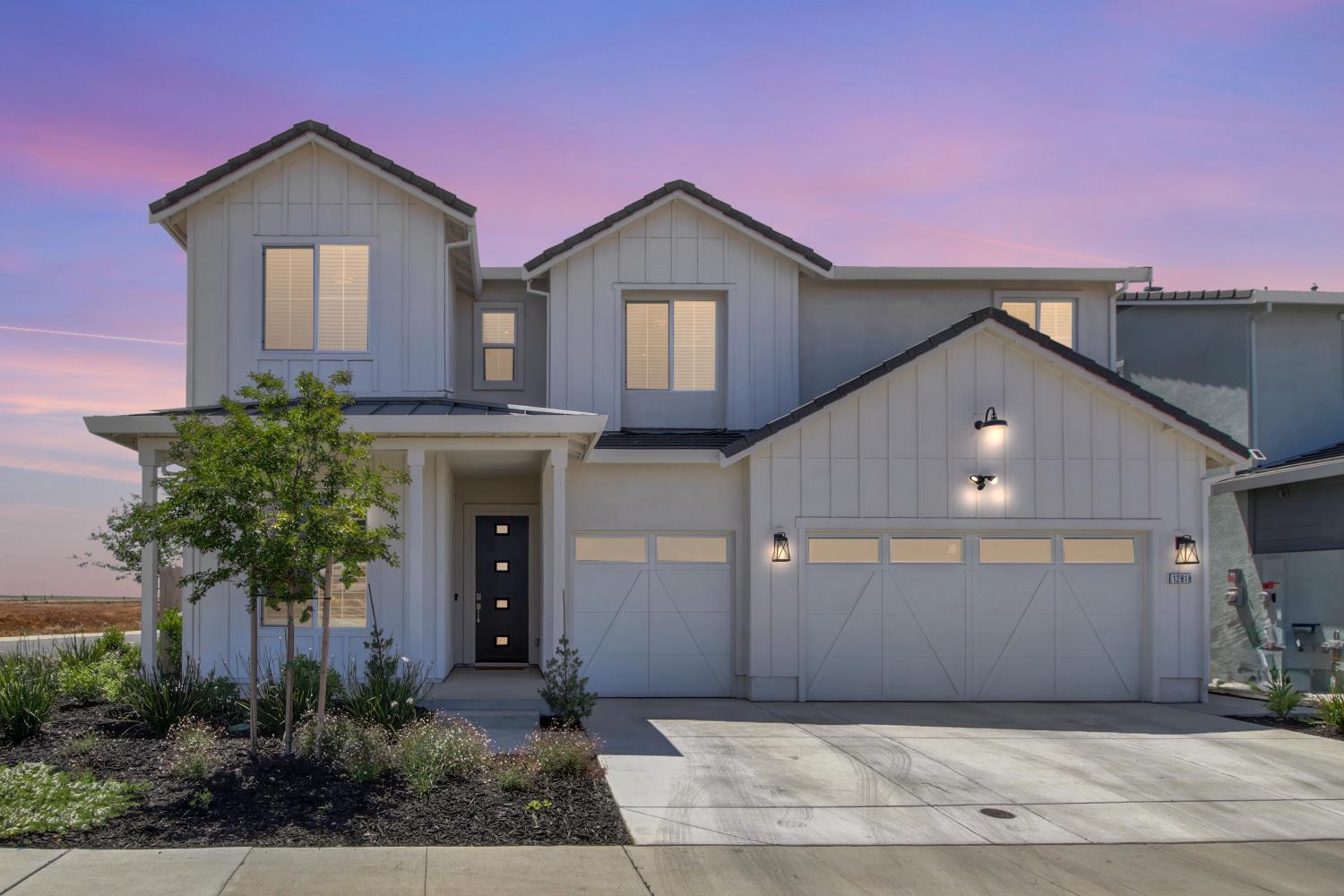 Detail Gallery Image 1 of 69 For 12818 Mission Peak Way, Rancho Cordova,  CA 95742 - 5 Beds | 4/1 Baths