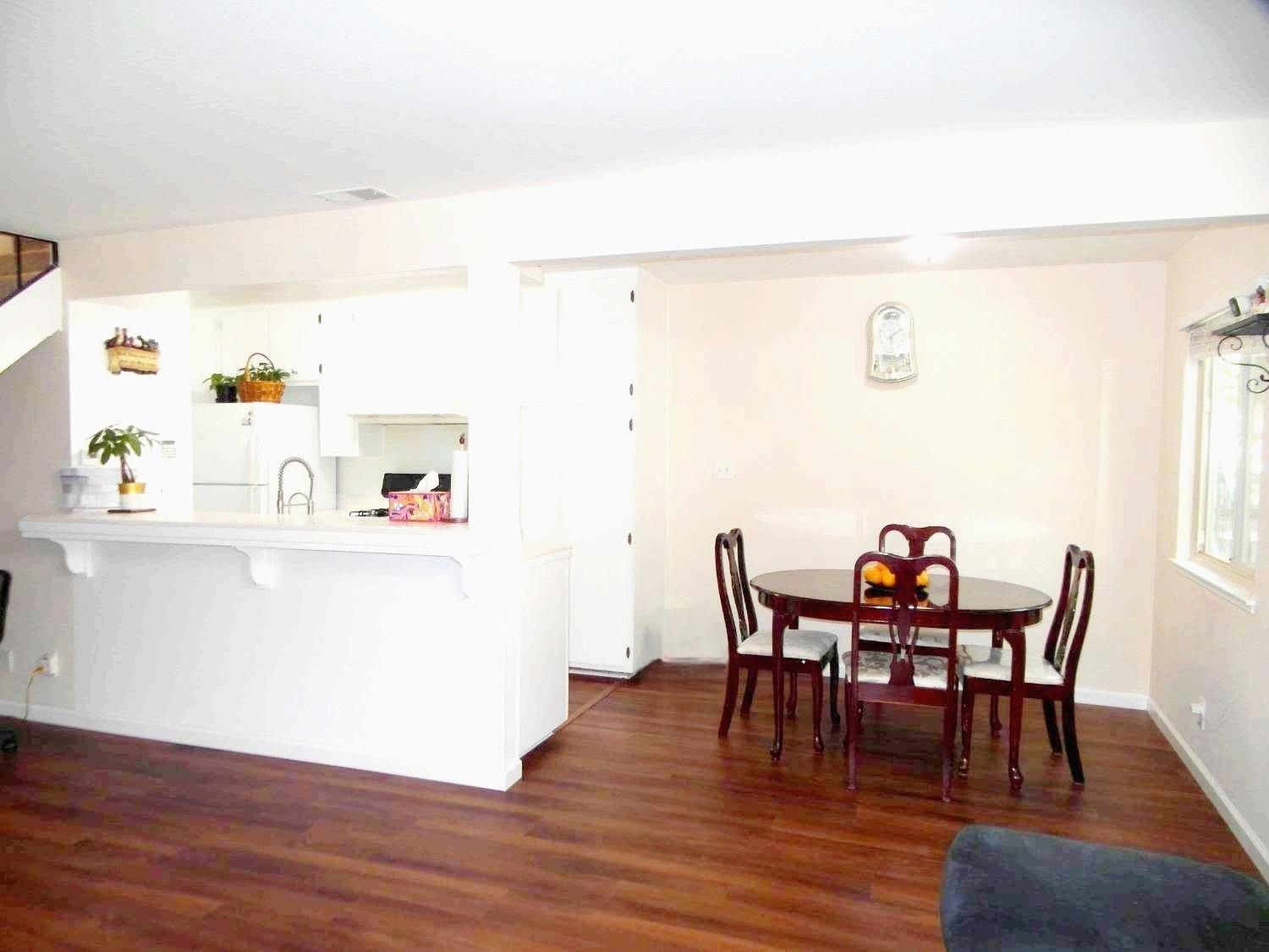 Detail Gallery Image 4 of 22 For 2708 Pole Line Rd #2,  Davis,  CA 95618 - 2 Beds | 1 Baths