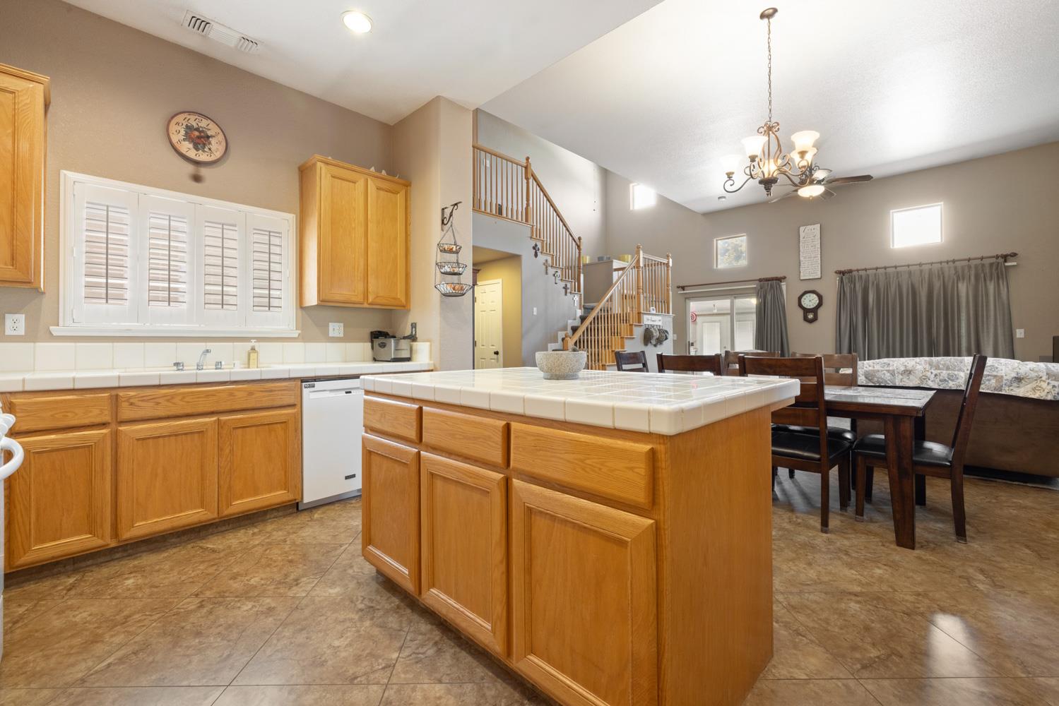 Detail Gallery Image 12 of 54 For 12777 Bonnie Brae, Waterford,  CA 95386 - 4 Beds | 3 Baths