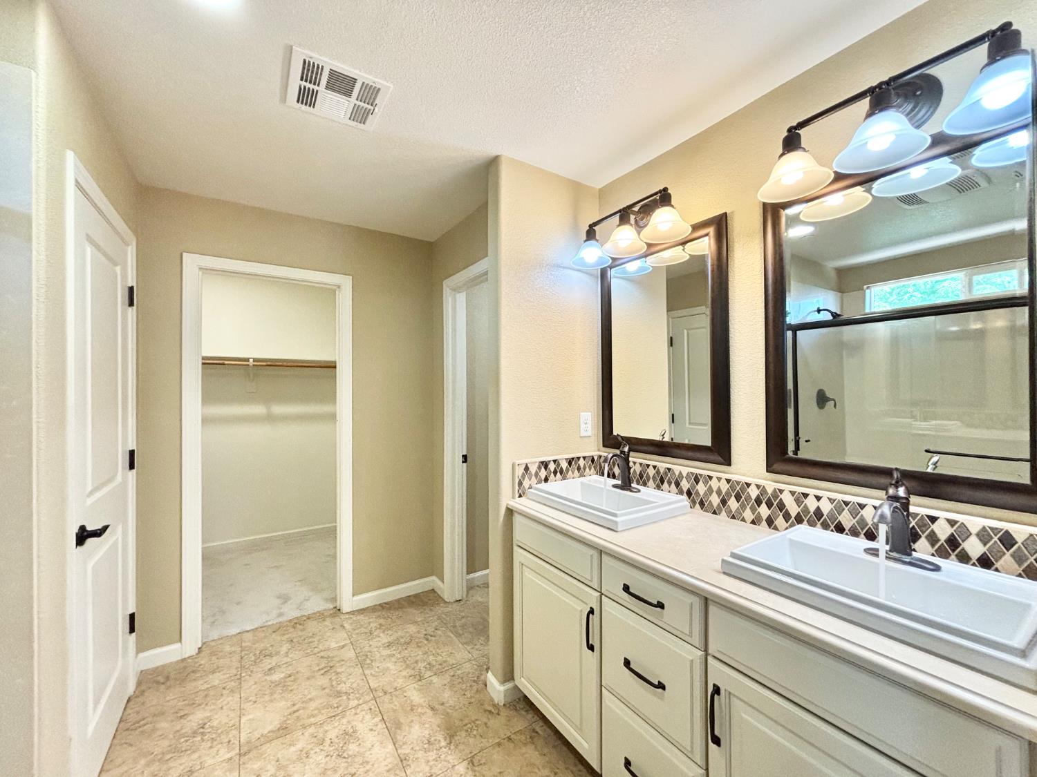 Detail Gallery Image 17 of 34 For 10311 Petty Ln, Stockton,  CA 95212 - 5 Beds | 3 Baths