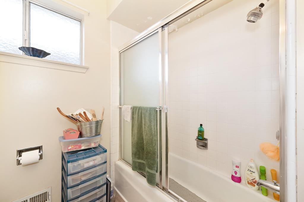 Detail Gallery Image 36 of 42 For 2 Springbrook Cir, Sacramento,  CA 95831 - – Beds | – Baths