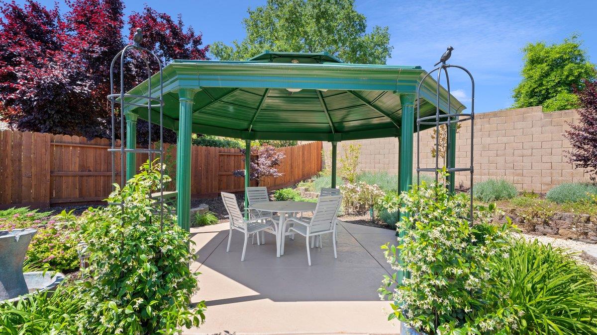 Detail Gallery Image 35 of 62 For 102 Slate Ridge Ct, El Dorado Hills,  CA 95762 - 2 Beds | 2 Baths