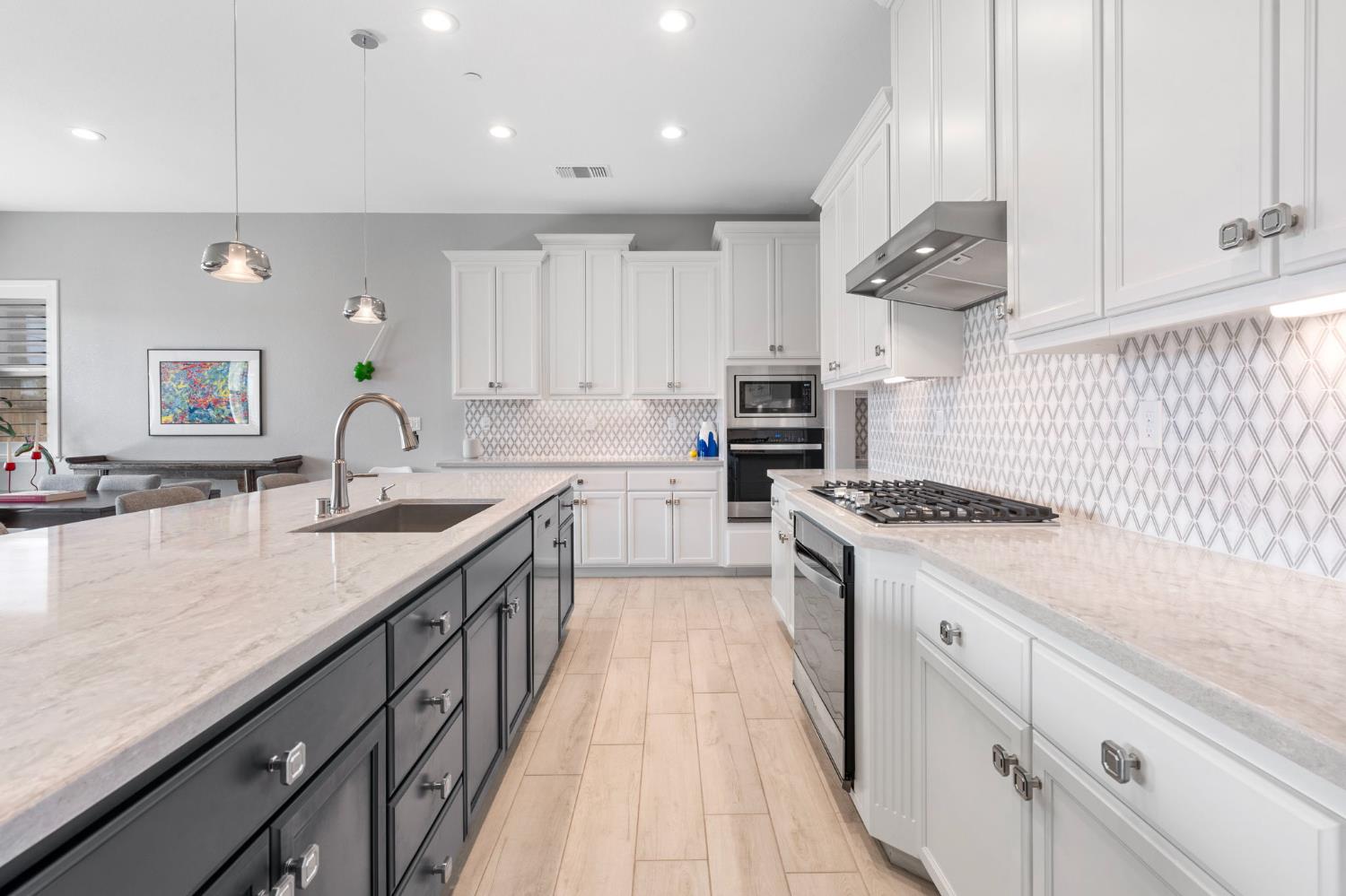Detail Gallery Image 13 of 38 For 2406 Tribeca Ave, Manteca,  CA 95337 - 3 Beds | 2 Baths