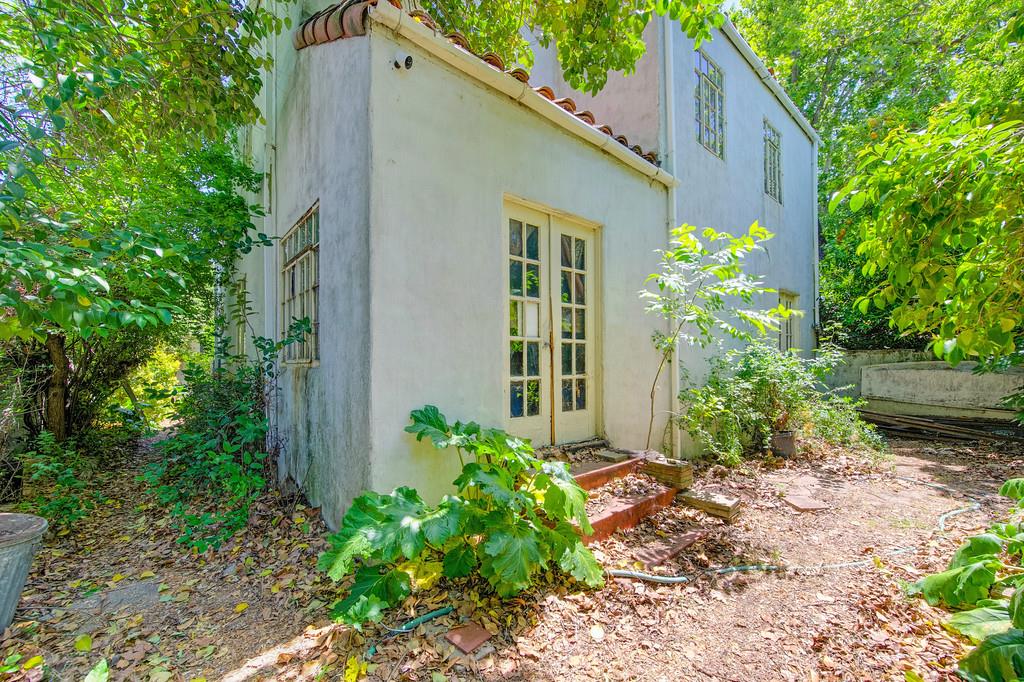 Detail Gallery Image 32 of 34 For 1701 4th Ave, Sacramento,  CA 95818 - 3 Beds | 1/1 Baths