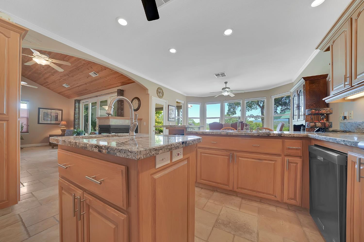 Detail Gallery Image 22 of 83 For 5753 Treosti Pl, Valley Springs,  CA 95252 - 5 Beds | 3/1 Baths