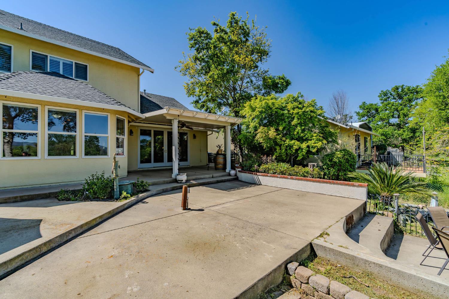 Detail Gallery Image 10 of 83 For 5753 Treosti Pl, Valley Springs,  CA 95252 - 5 Beds | 3/1 Baths