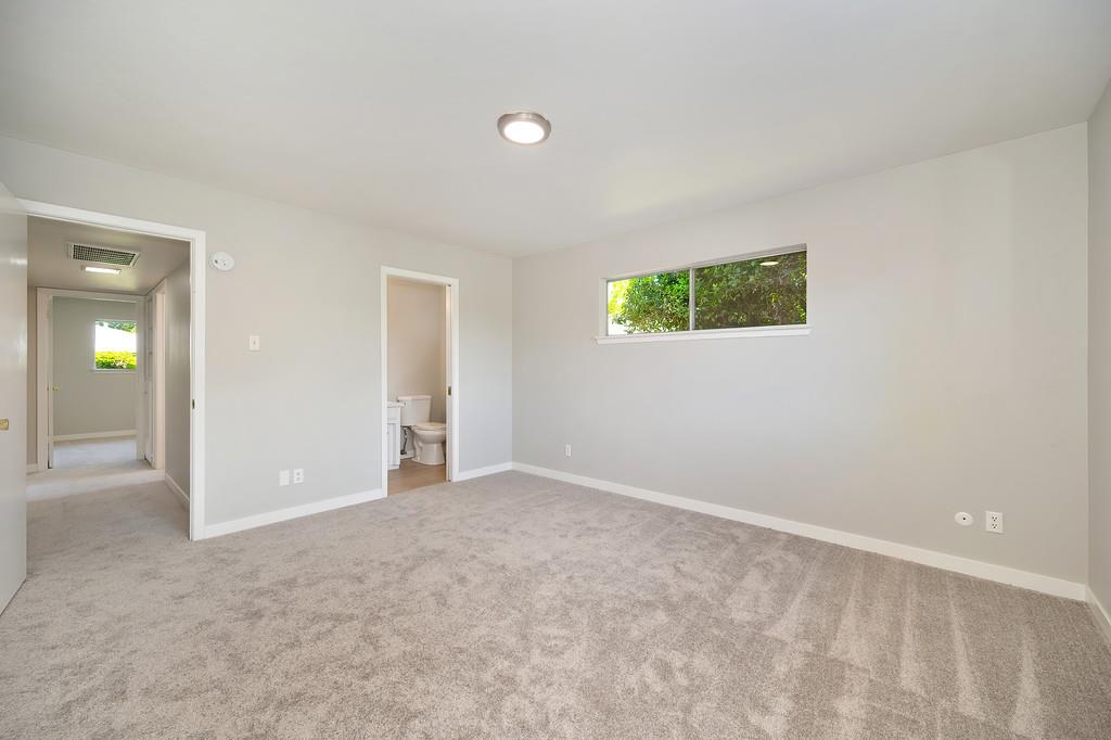 Detail Gallery Image 18 of 42 For 2 Springbrook Cir, Sacramento,  CA 95831 - – Beds | – Baths