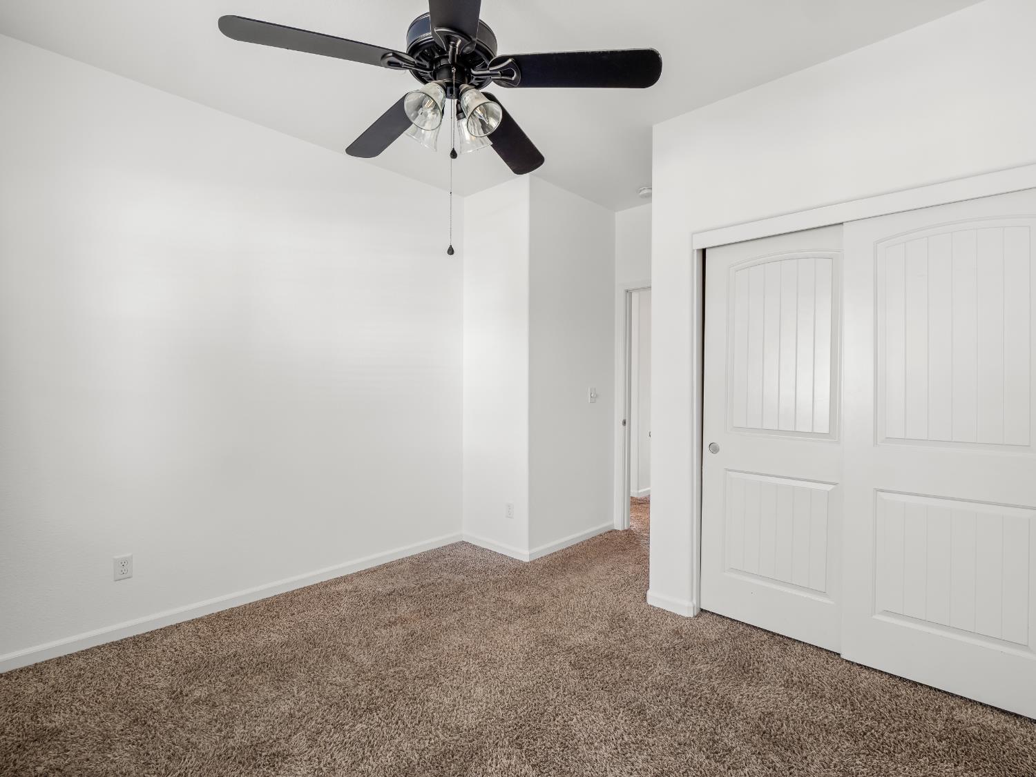 Detail Gallery Image 15 of 34 For 1585 Dallas St, Dinuba,  CA 93618 - 4 Beds | 2 Baths