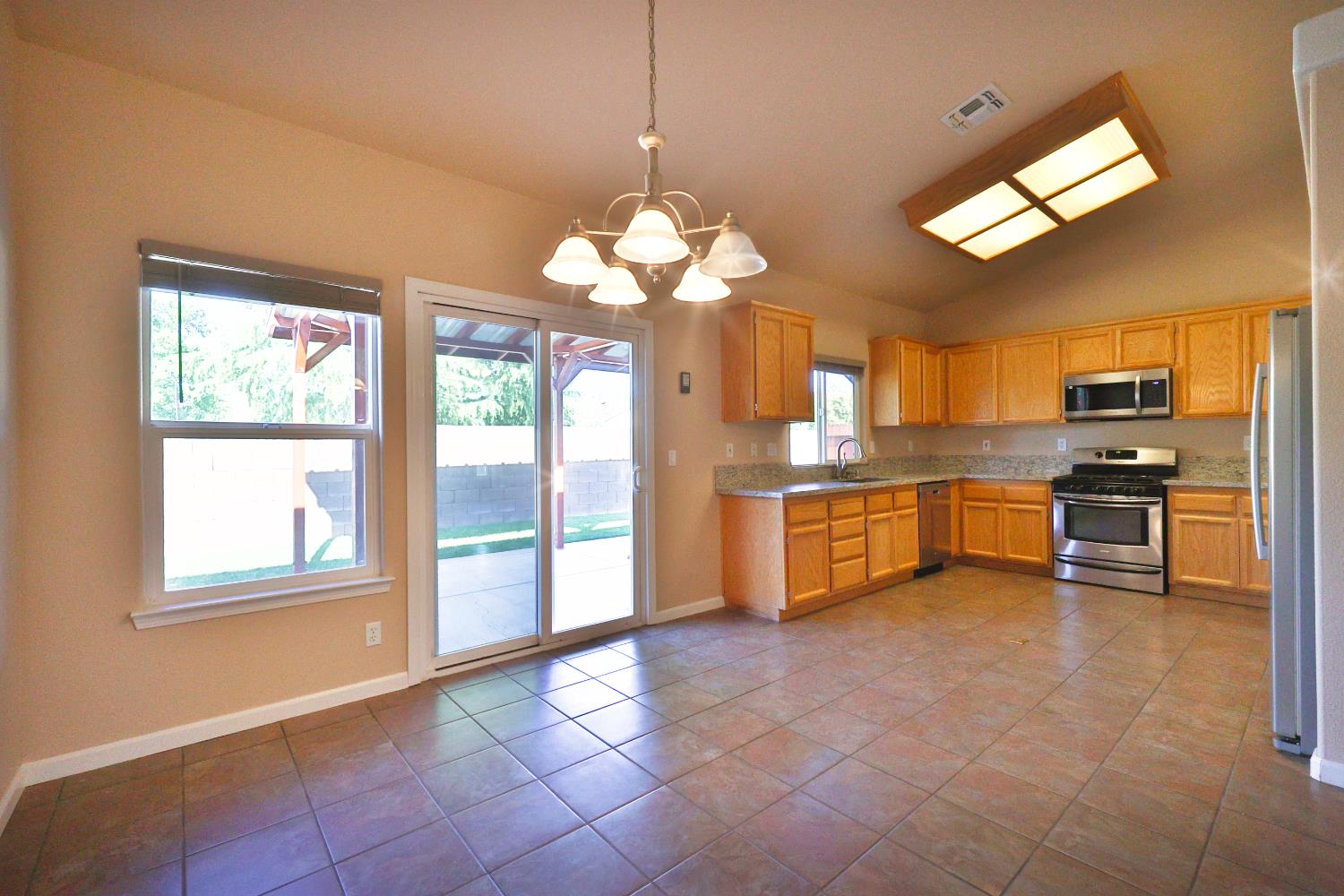 Detail Gallery Image 45 of 48 For 1575 Larkflower Way, Lincoln,  CA 95648 - 3 Beds | 2 Baths
