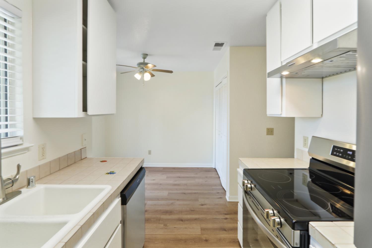 Photo #10: 225063516 Listing: Photo #10