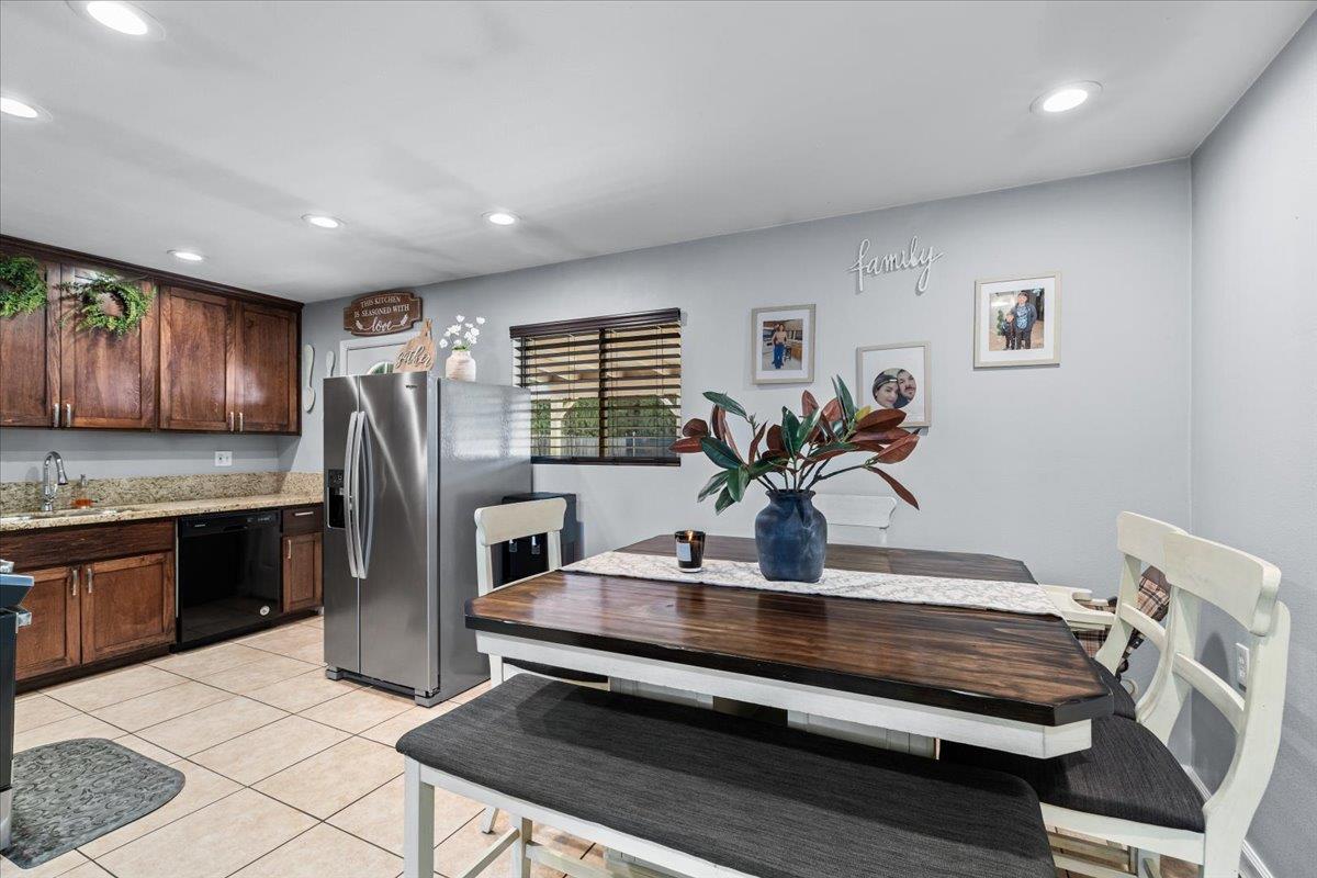 Detail Gallery Image 13 of 48 For 3824 Sierra St, Riverbank,  CA 95367 - 4 Beds | 2 Baths