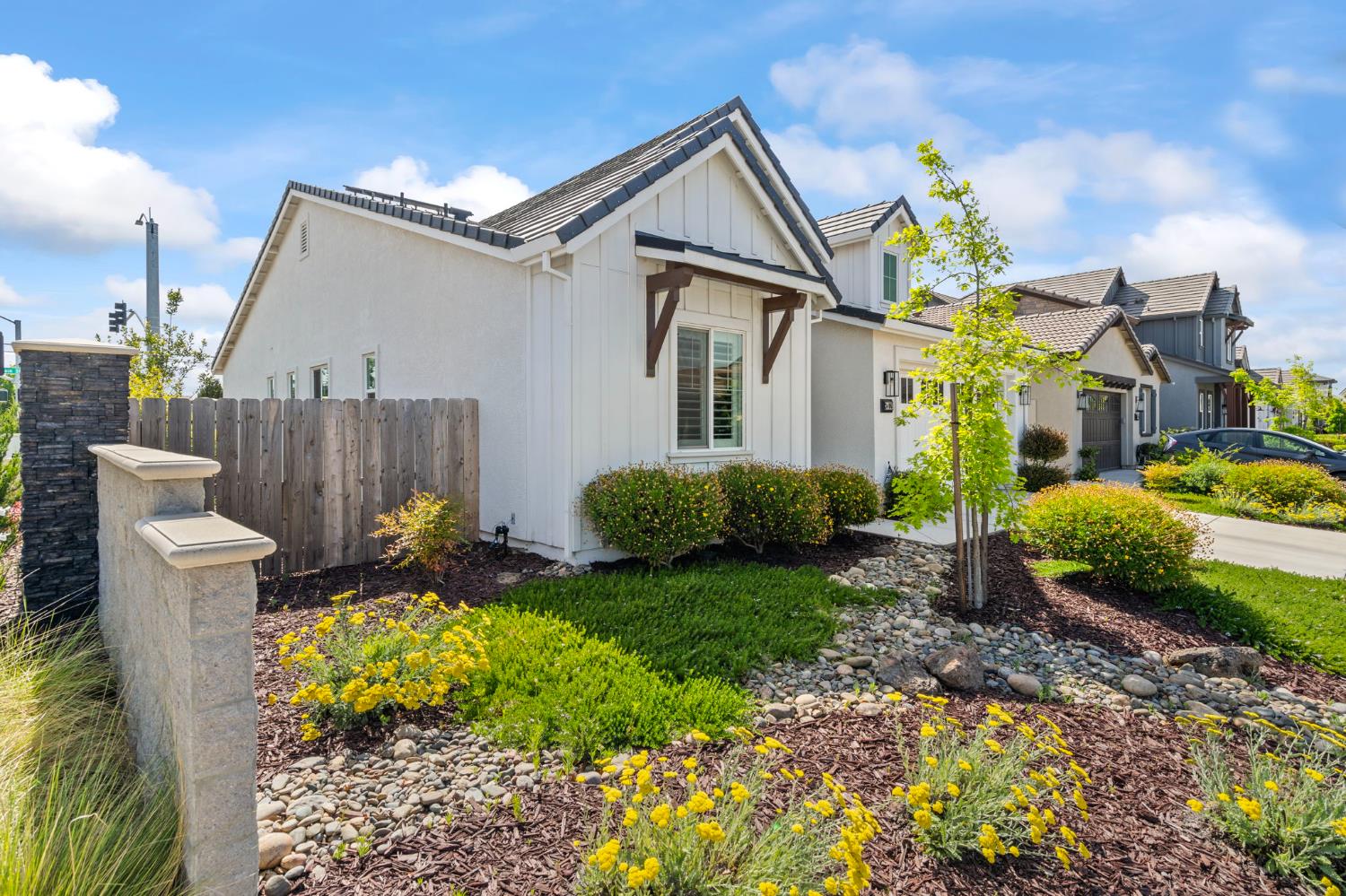 Detail Gallery Image 3 of 38 For 2406 Tribeca Ave, Manteca,  CA 95337 - 3 Beds | 2 Baths